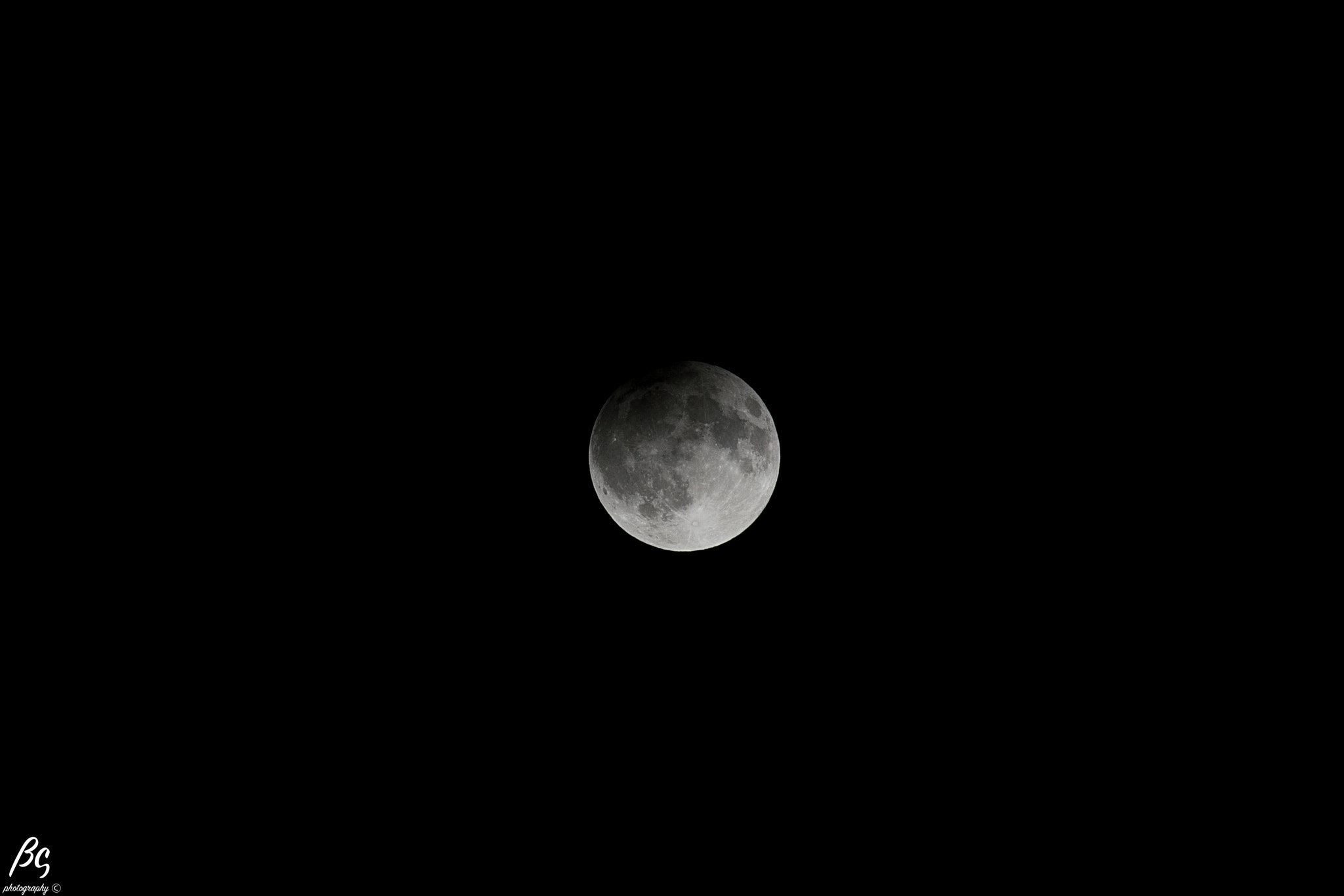 Sony ILCA-77M2 + Sigma M-AF 70-200mm F2.8 EX APO sample photo. Penumbral lunar eclipse photography