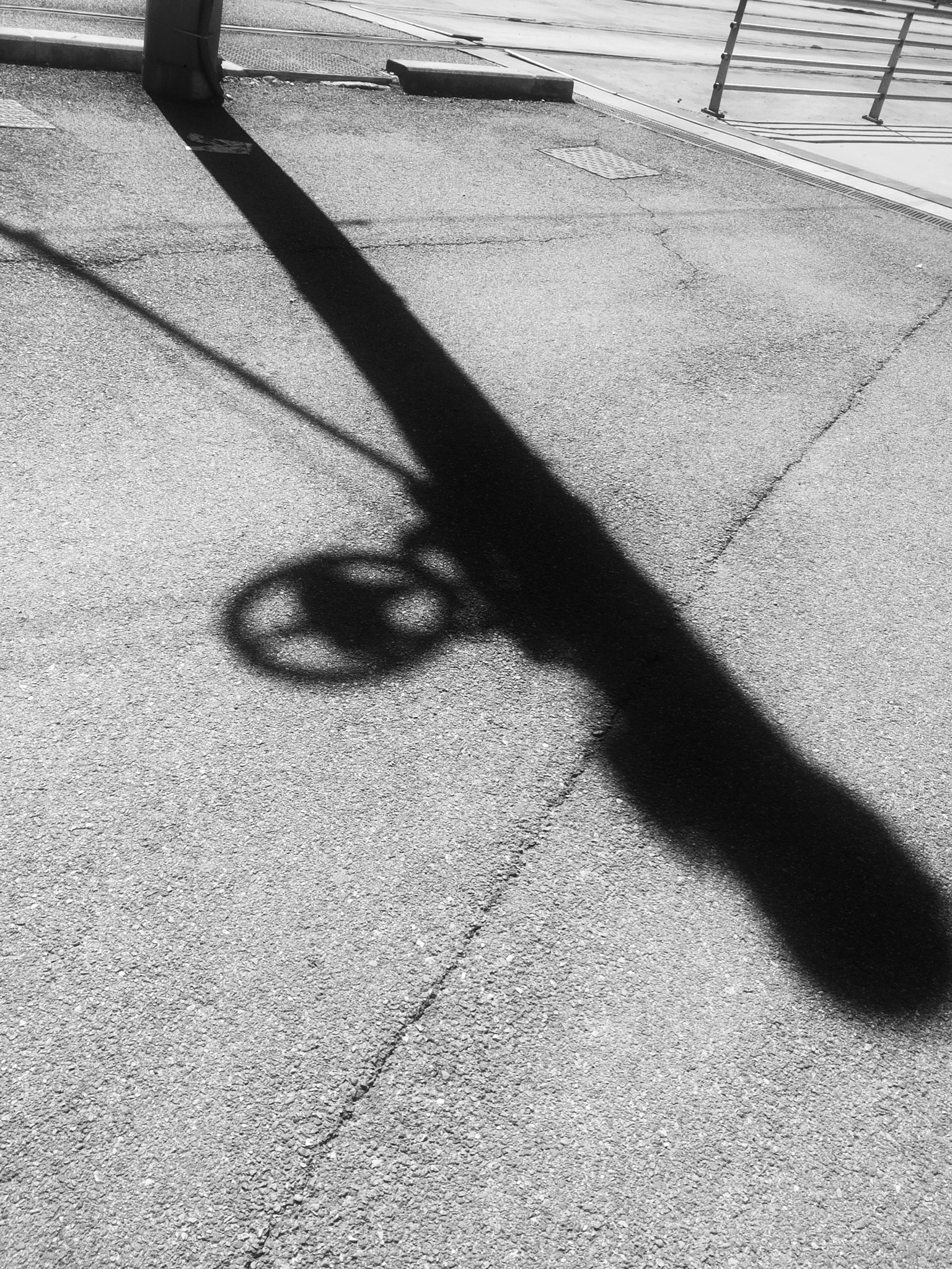 Samsung Galaxy S2 Plus sample photo. Shadow photography