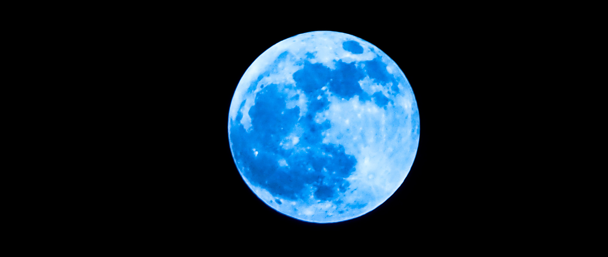 Olympus PEN E-PL6 sample photo. Blue moon  photography
