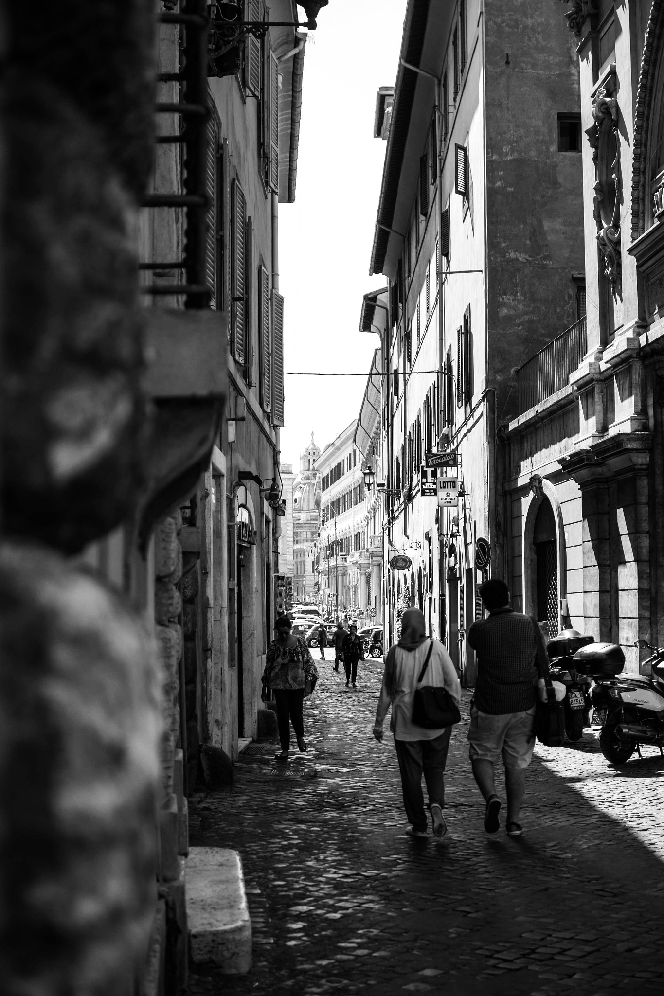 Pentax K-S1 sample photo. Rome - street life photography