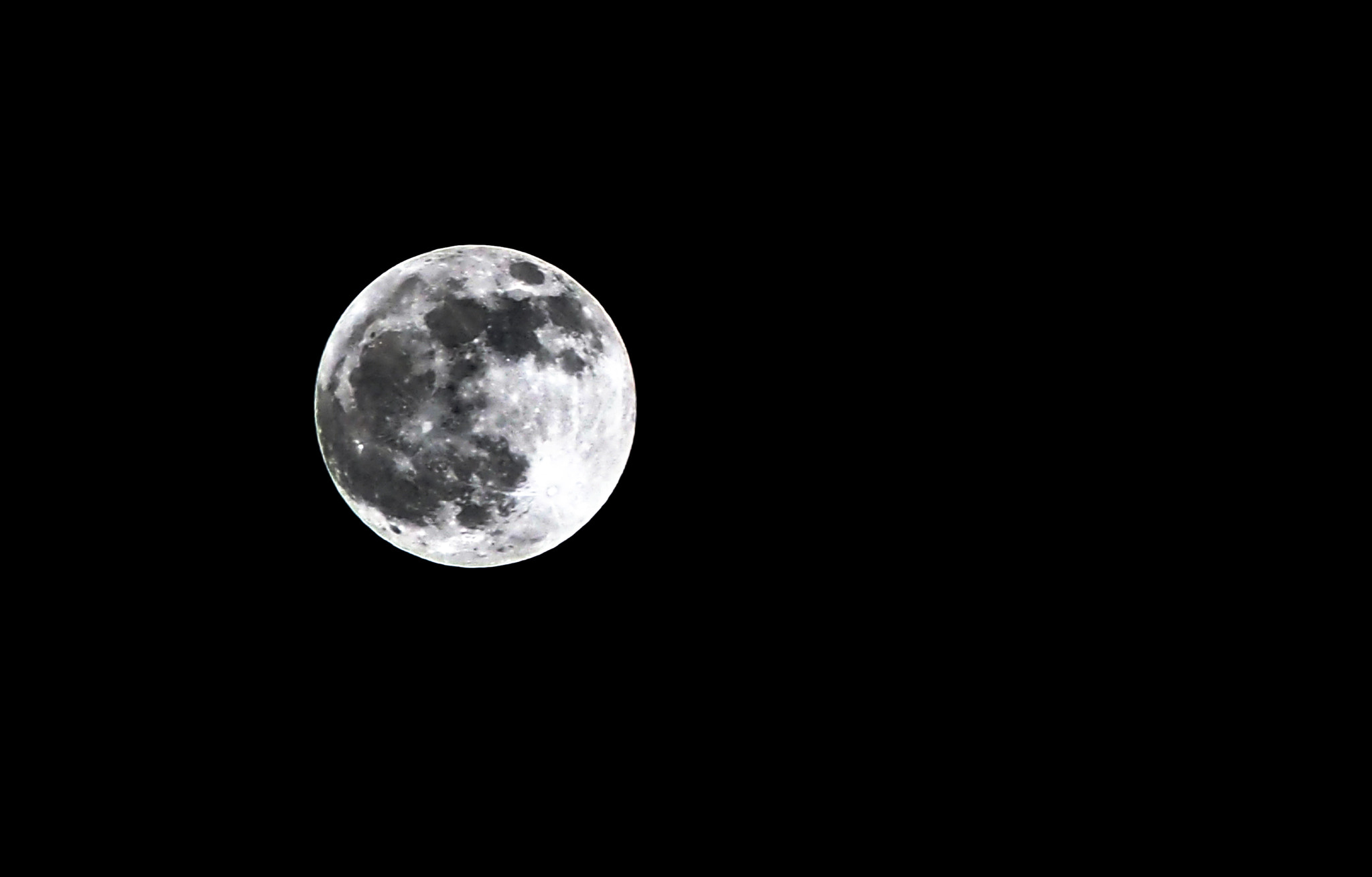 Olympus PEN E-PL6 sample photo. The moon  photography