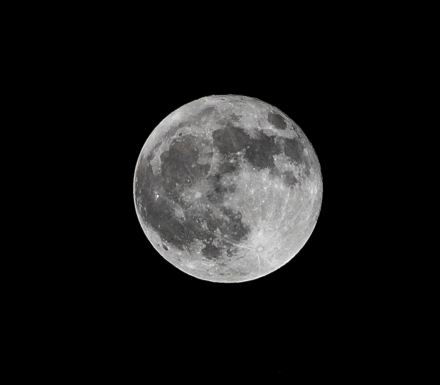 Canon EOS 1200D (EOS Rebel T5 / EOS Kiss X70 / EOS Hi) + Canon 70-300mm sample photo. Harvest moon photography