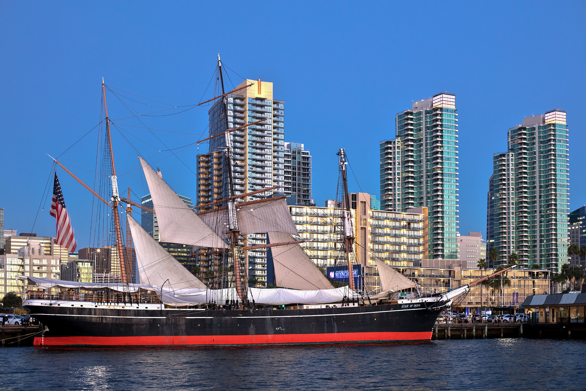 Canon EOS 5DS sample photo. Sunset at the maritime museum photography