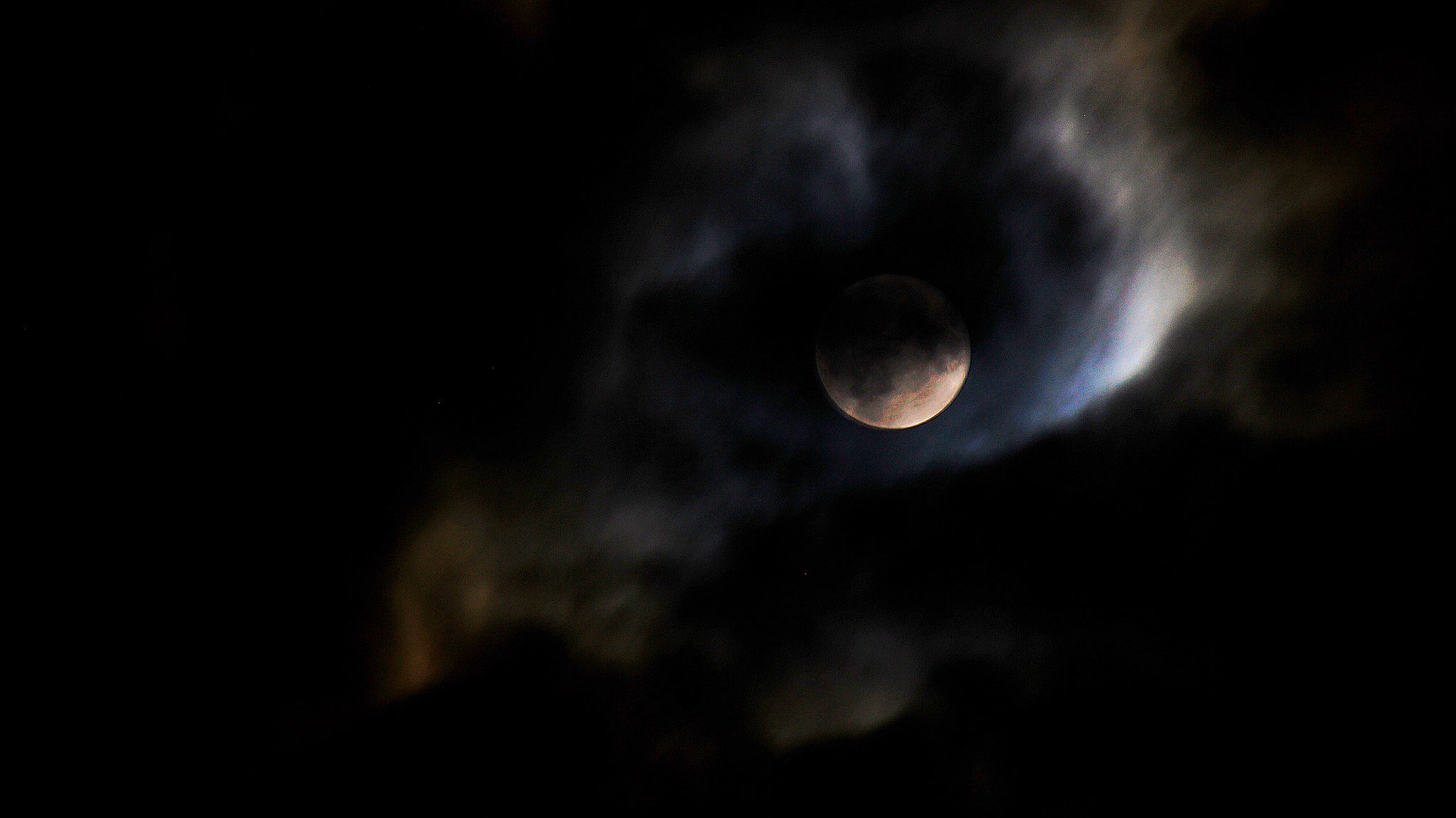 Canon EF-S 55-250mm F4-5.6 IS II sample photo. Moon 1 photography