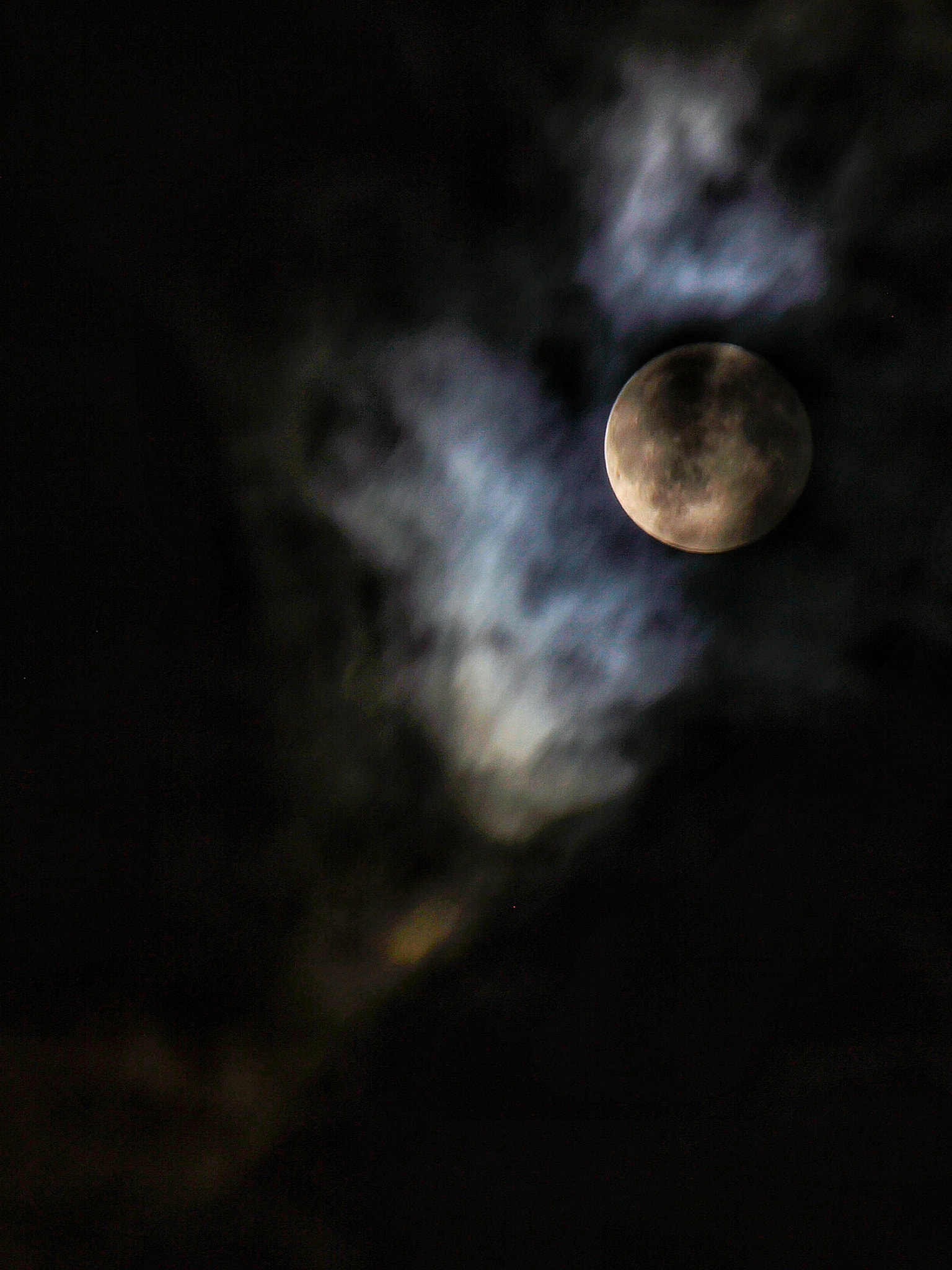 Canon EF-S 55-250mm F4-5.6 IS II sample photo. Moon 3 photography