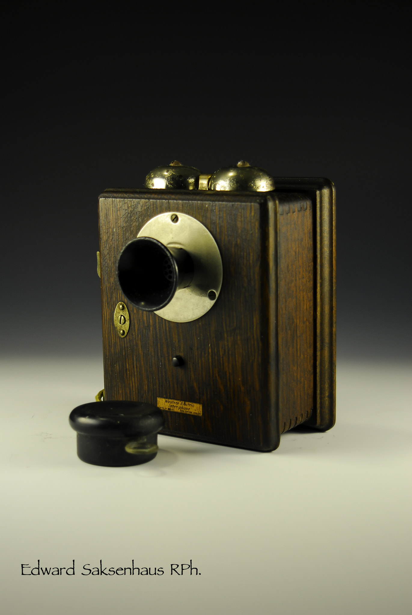 AF Zoom-Nikkor 24-120mm f/3.5-5.6D IF sample photo. Early 1900 western electric phone from a chicago pharmacy photography