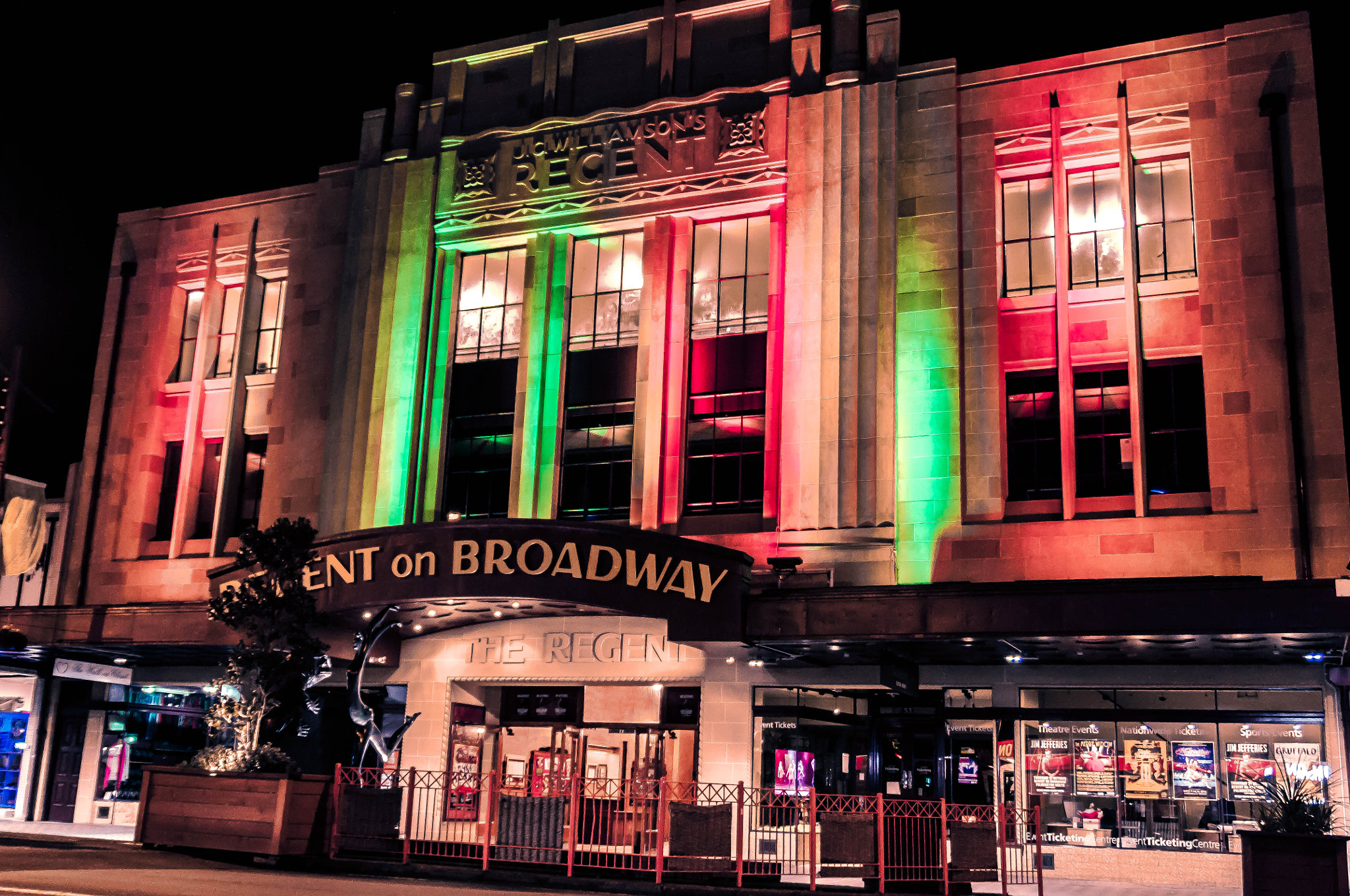 Sigma 24-70mm F2.8 EX DG HSM sample photo. Regent on broadway photography