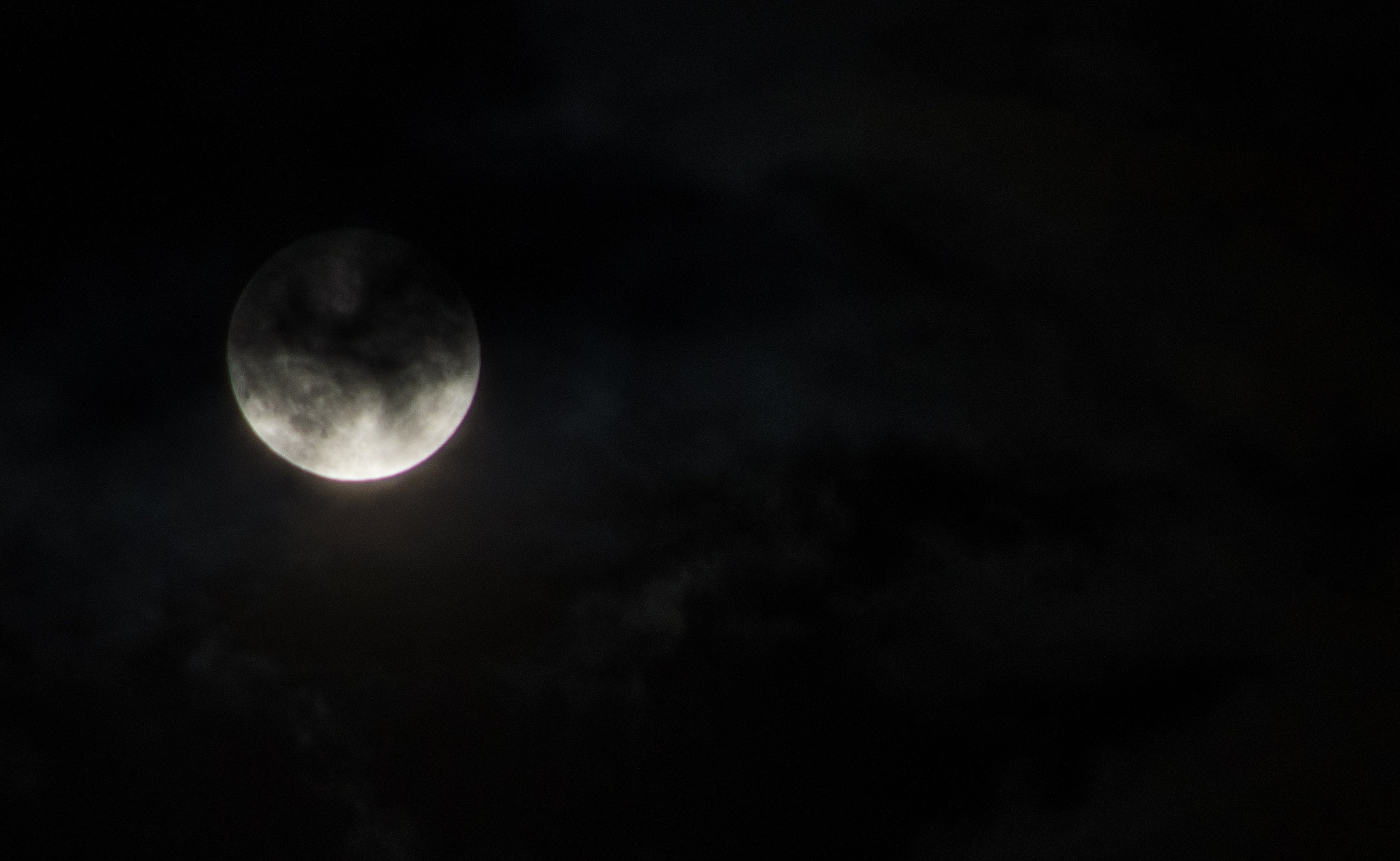 Pentax K-r sample photo. Moon photography