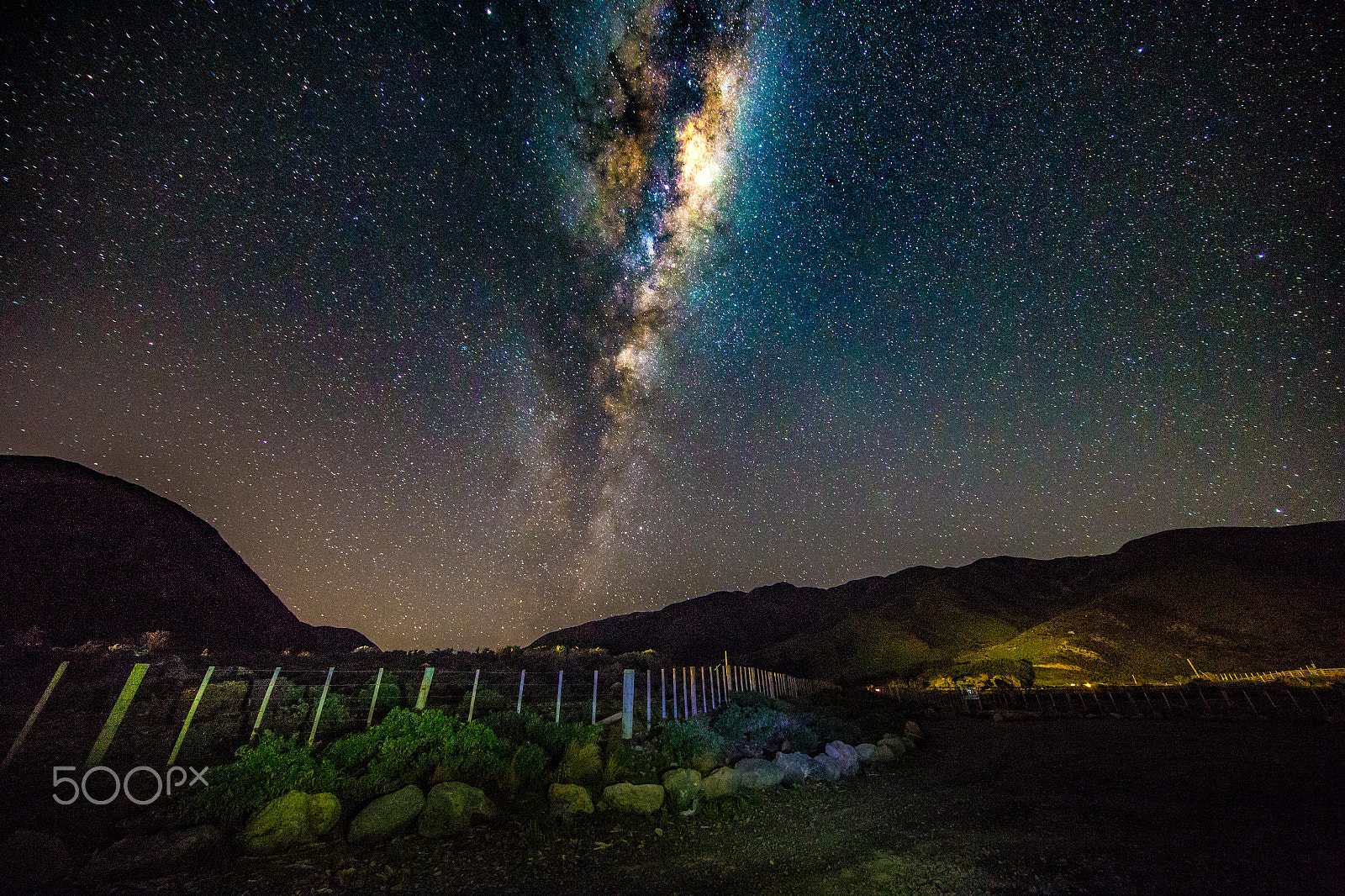 Canon EOS 6D + Canon EF 11-24mm F4L USM sample photo. Winter milky way photography