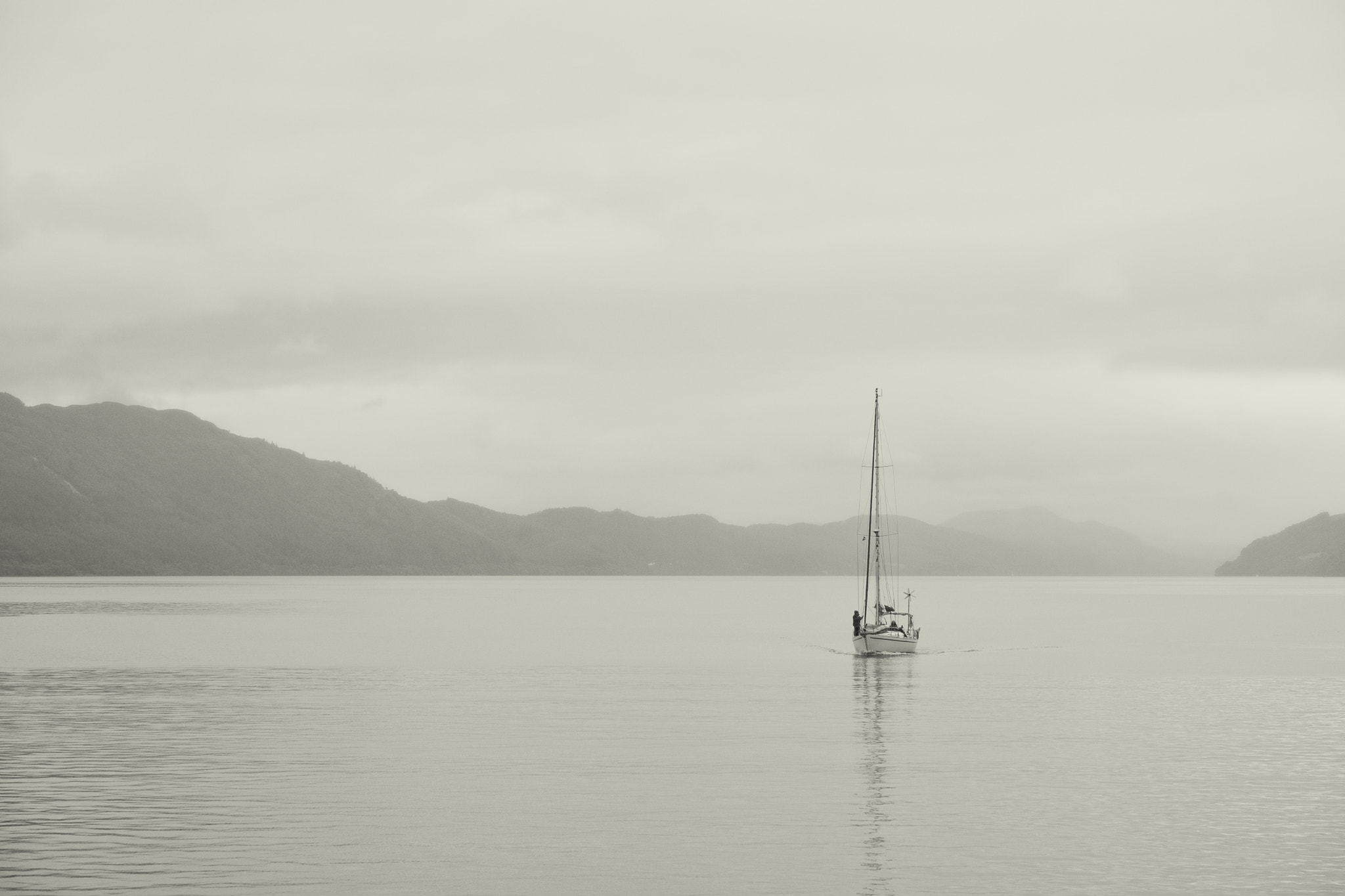 Fujifilm X-Pro2 + Fujifilm XF 55-200mm F3.5-4.8 R LM OIS sample photo. Loch ness, scotland, 2376 hk photography