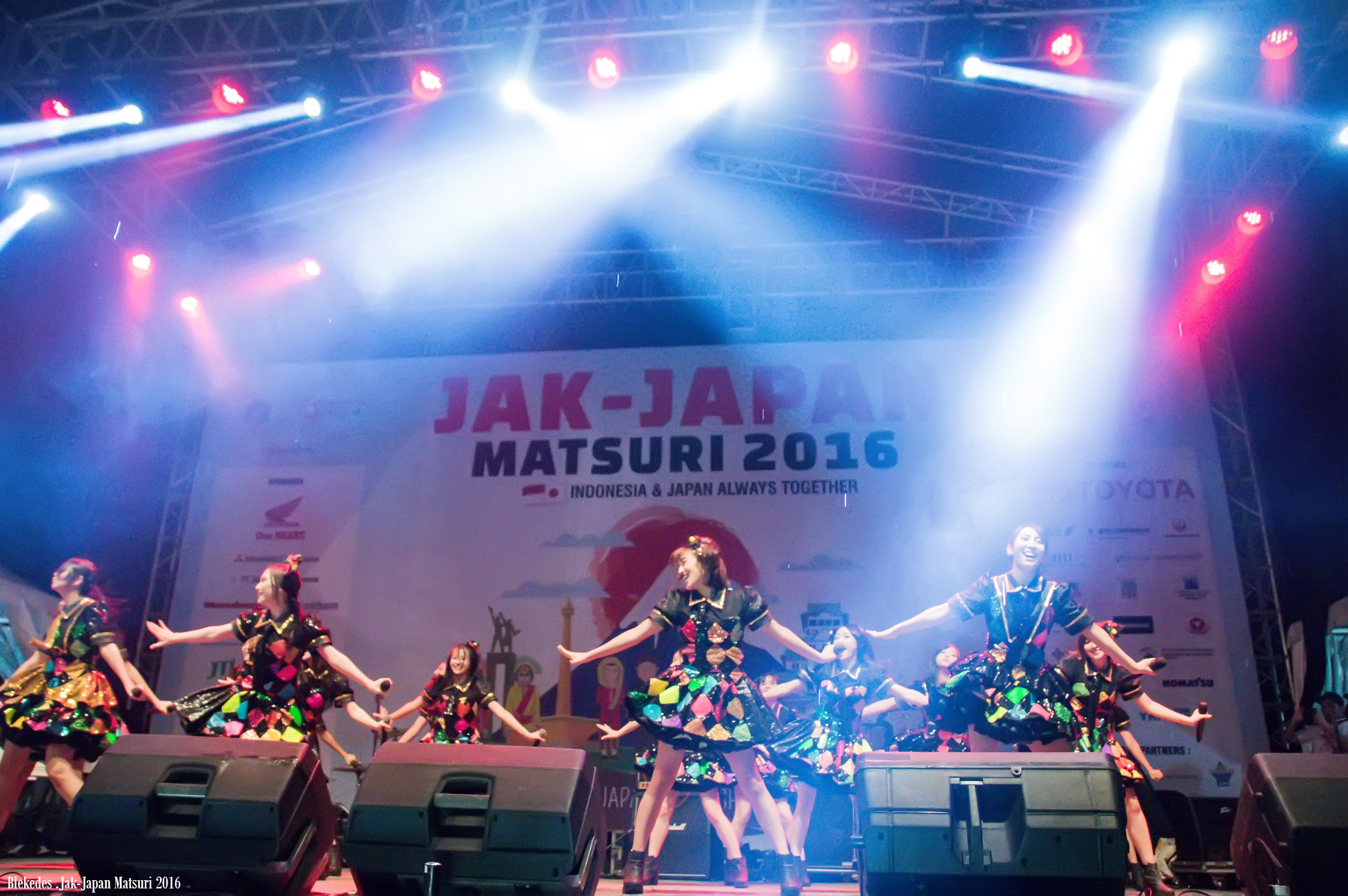 Nikon D3200 + Sigma 18-200mm F3.5-6.3 II DC OS HSM sample photo. Jkt48 on jak japan matsuri 2016 photography