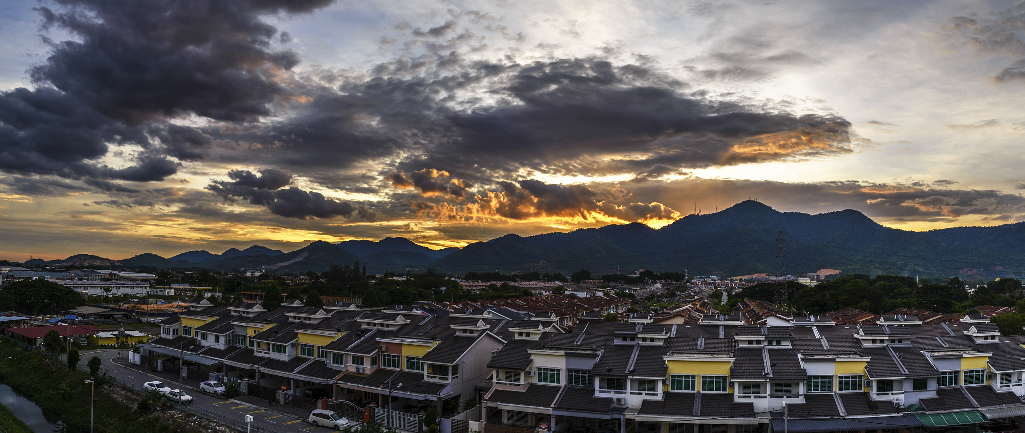 AF Zoom-Nikkor 28-80mm f/3.3-5.6G sample photo. Menglembu sunset photography
