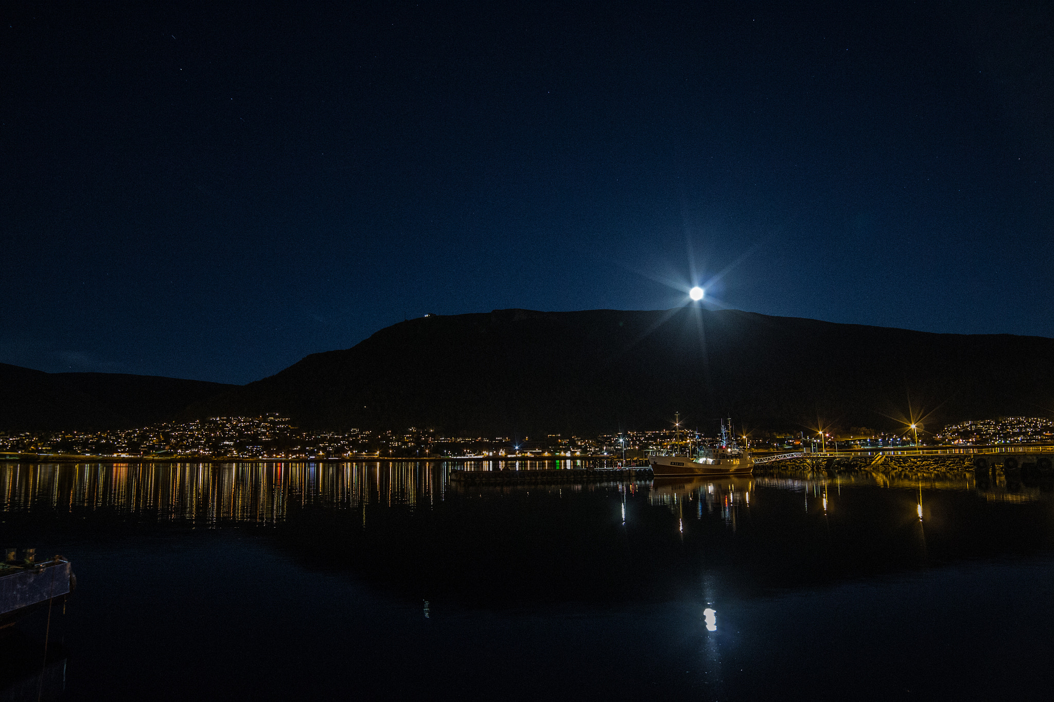 Samyang 14mm F2.8 ED AS IF UMC sample photo. Moonshine photography