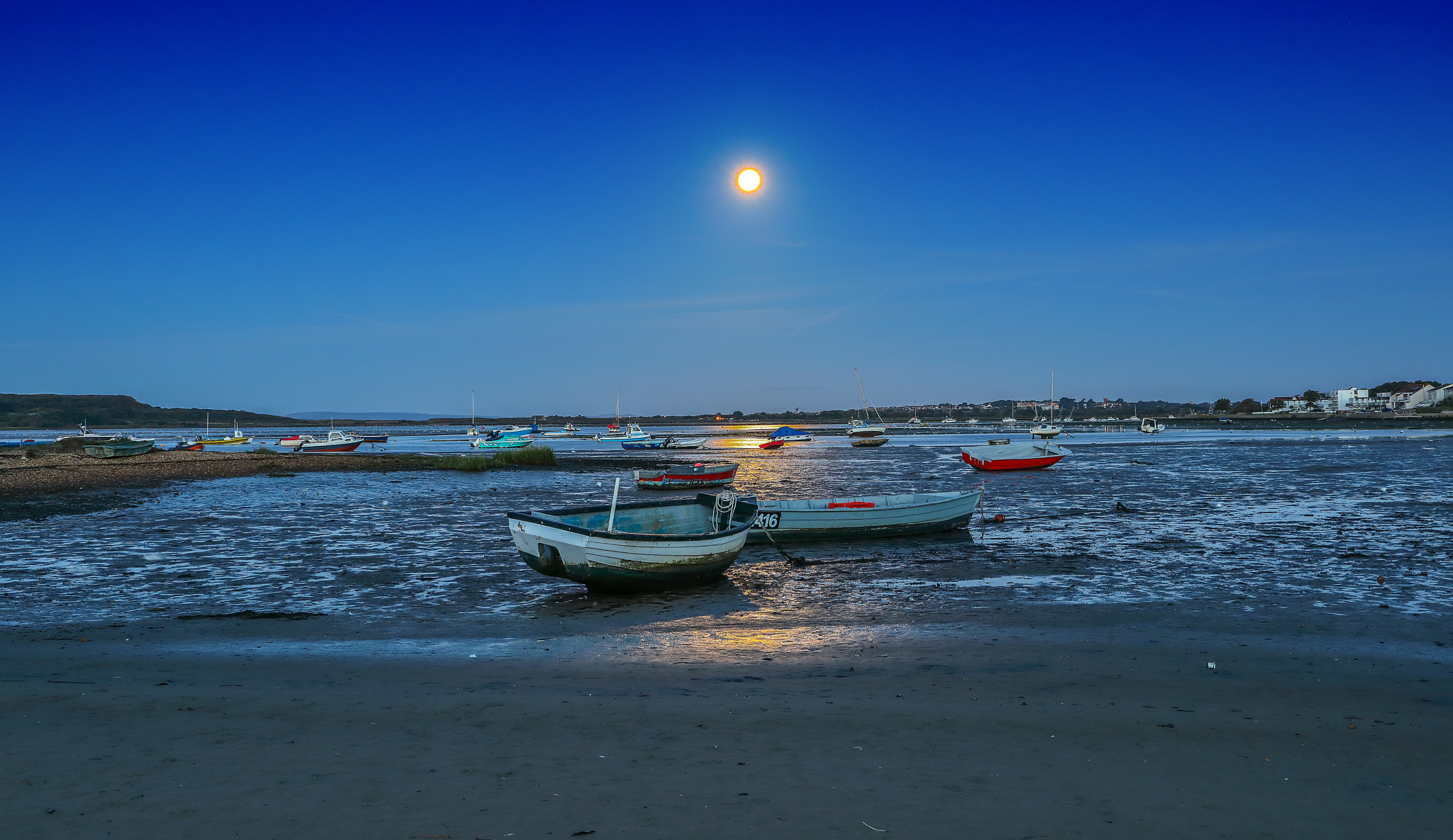 Canon EF 24-105mm F3.5-5.6 IS STM sample photo. Moonlight boats photography