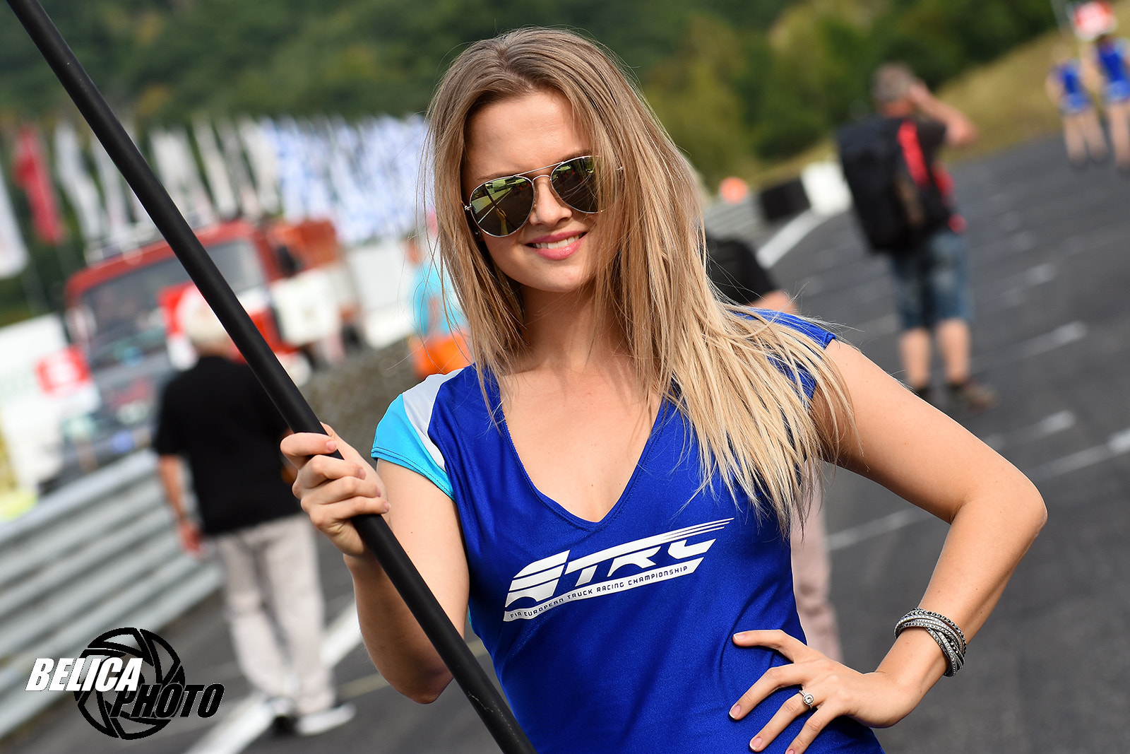 Nikon AF-Nikkor 80-200mm F2.8D ED sample photo. Grid girl photography