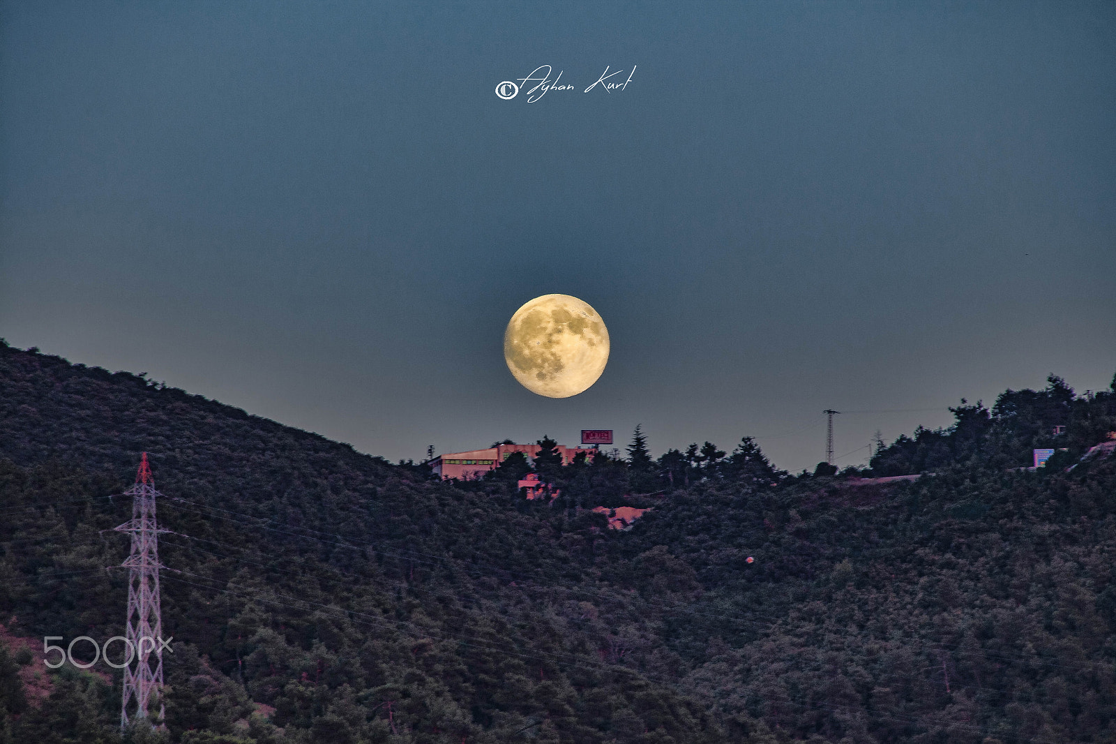 Sigma 18-250mm F3.5-6.3 DC OS HSM sample photo. Fullmoon photography