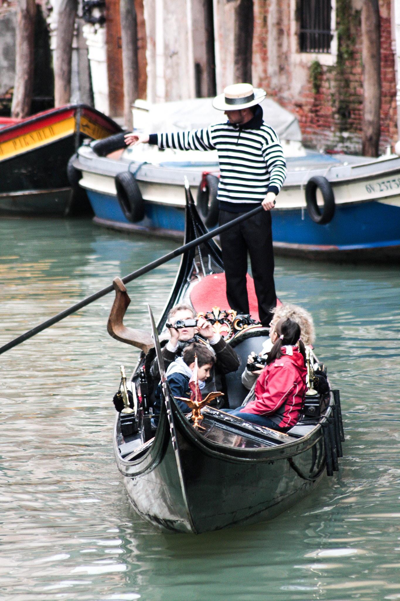 Sigma 70-300mm F4-5.6 APO DG Macro sample photo. Gondola in venice photography