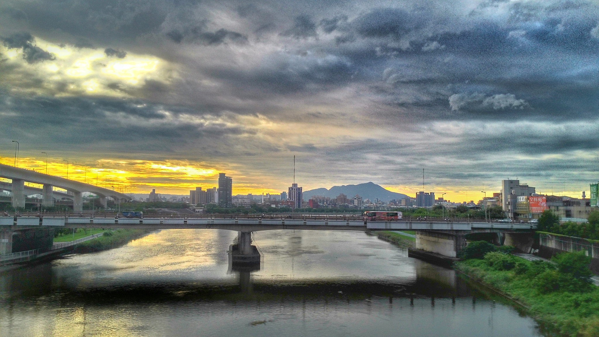 ASUS PadFone sample photo. Sunset in taipei photography