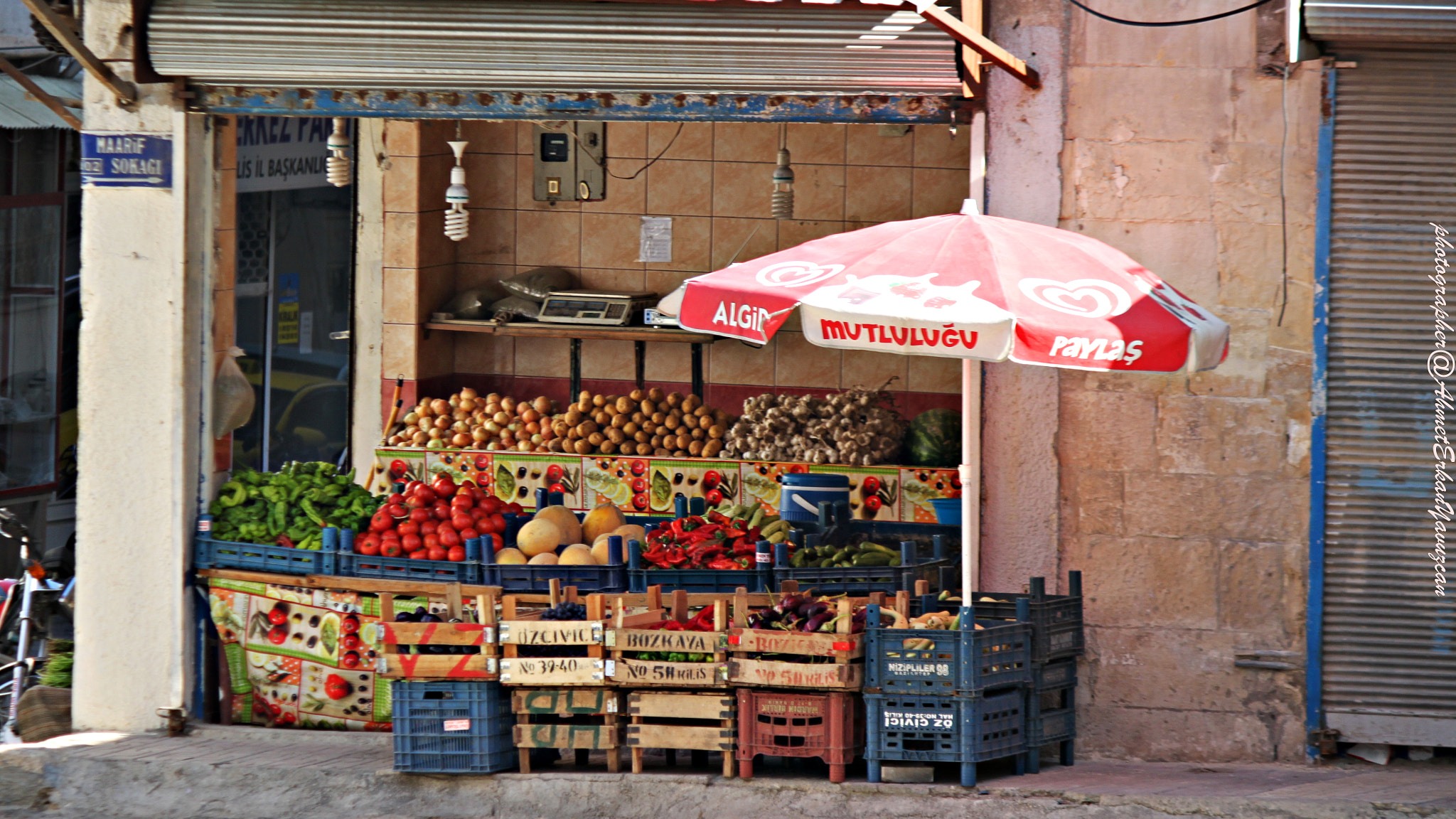 Canon EOS 500D (EOS Rebel T1i / EOS Kiss X3) sample photo. Grocer - bakkal photography