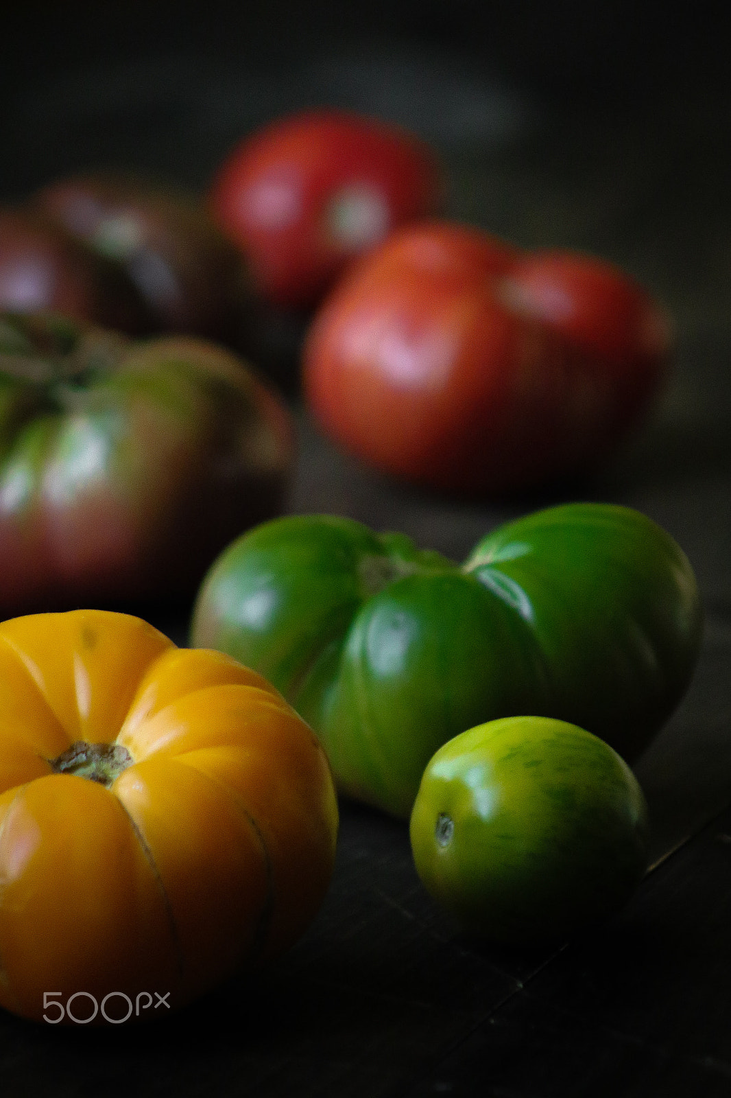 Canon EF 75-300mm f/4-5.6 USM sample photo. Vibrant heirloom tomatoes photography