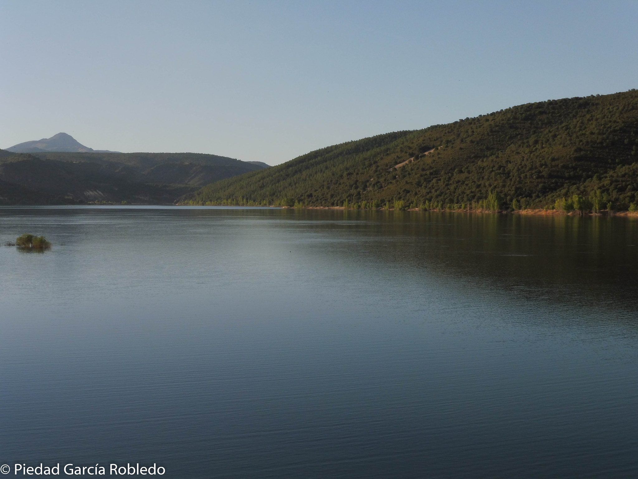 Panasonic Lumix DMC-ZS45 (Lumix DMC-TZ57) sample photo. Lake photography