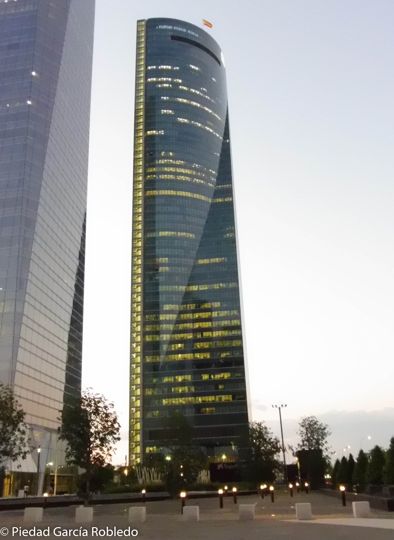 Panasonic Lumix DMC-ZS45 (Lumix DMC-TZ57) sample photo. Buildind area cuatro torres photography