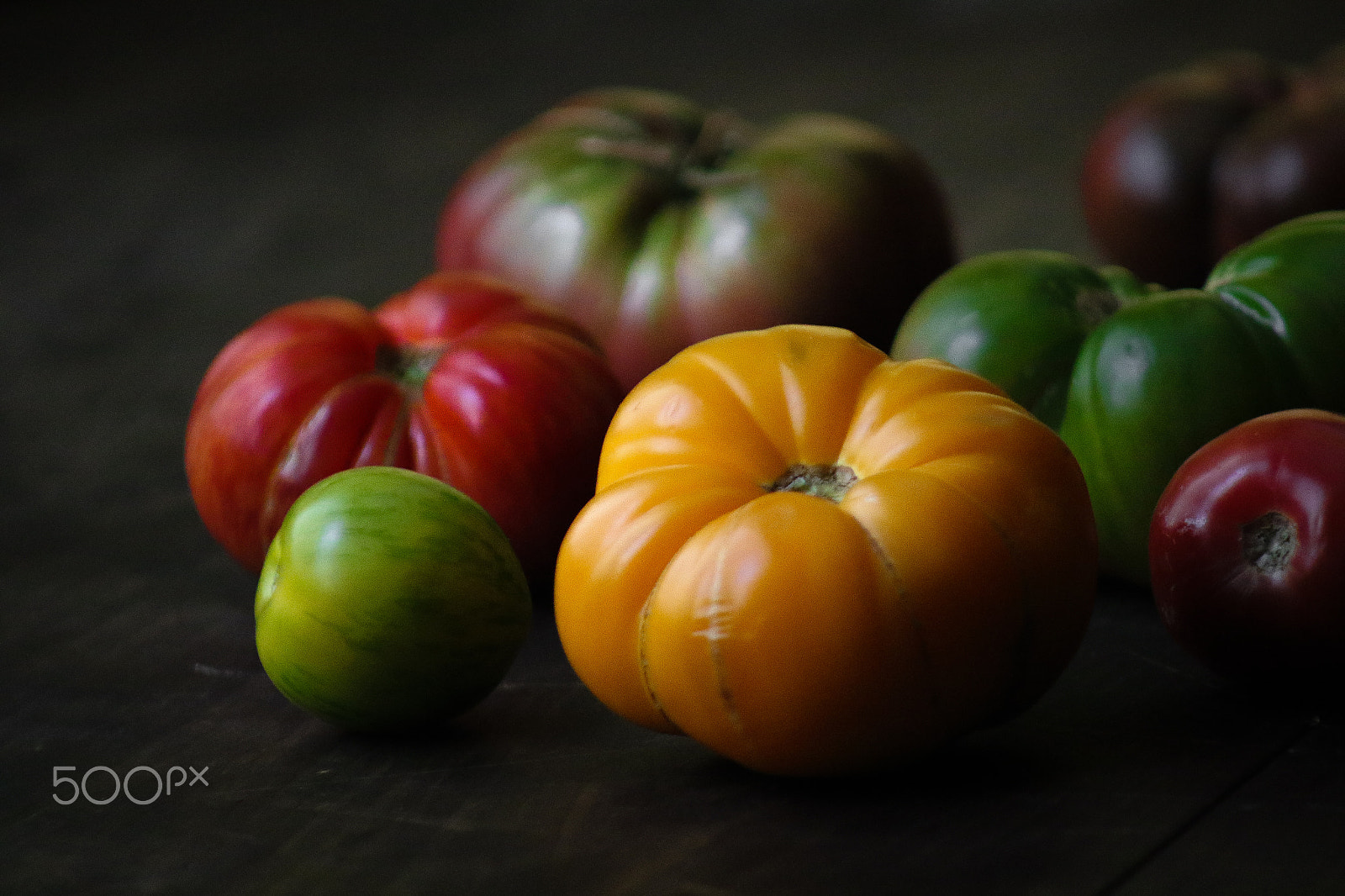 Canon EF 75-300mm f/4-5.6 USM sample photo. Vibrant heirloom tomatoes photography