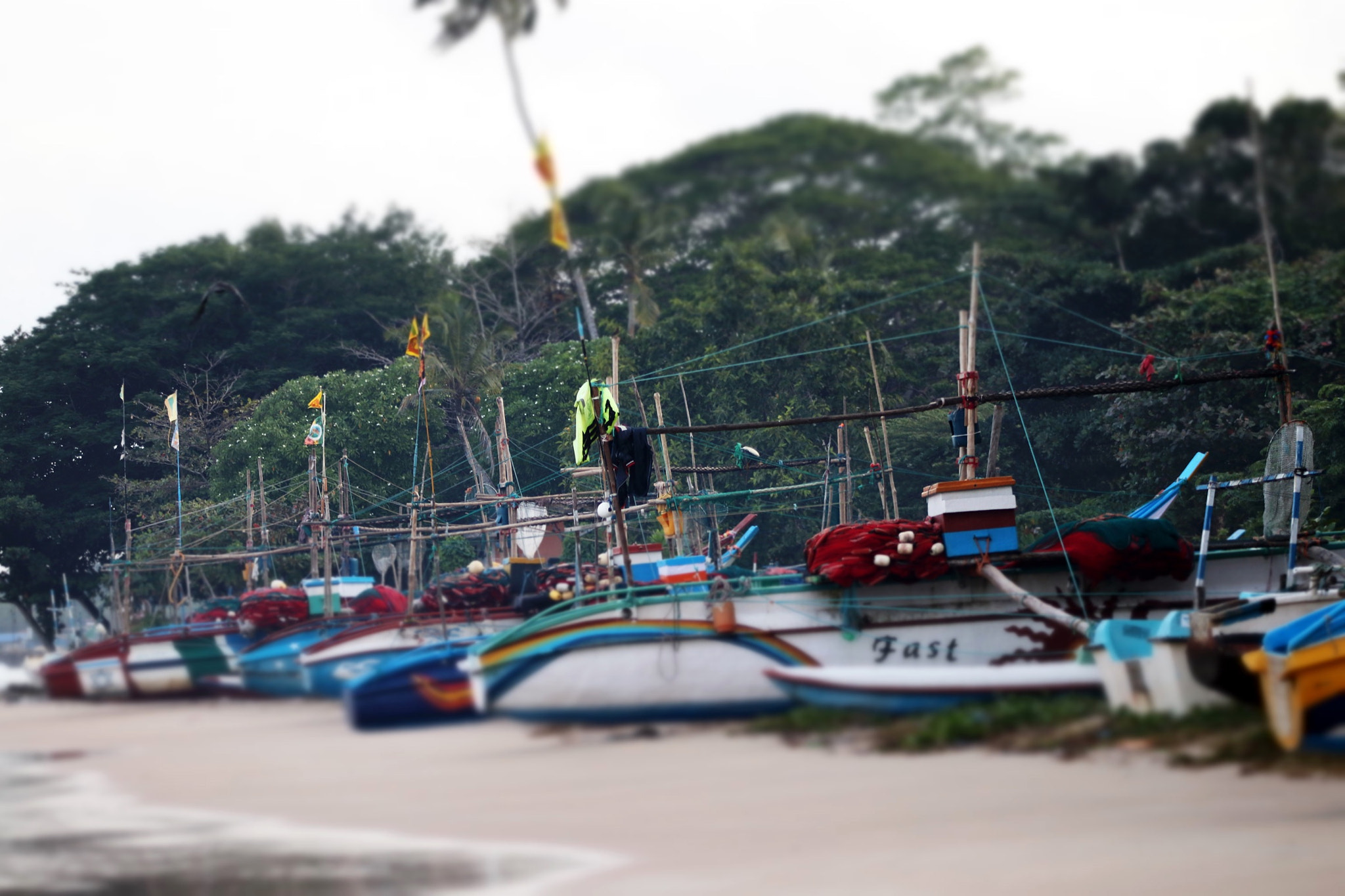 Canon EOS 80D + EF75-300mm f/4-5.6 sample photo. Boats sri lanka / weligama photography