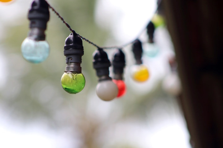 Canon EOS 80D + EF75-300mm f/4-5.6 sample photo. Bulbs outside my house photography