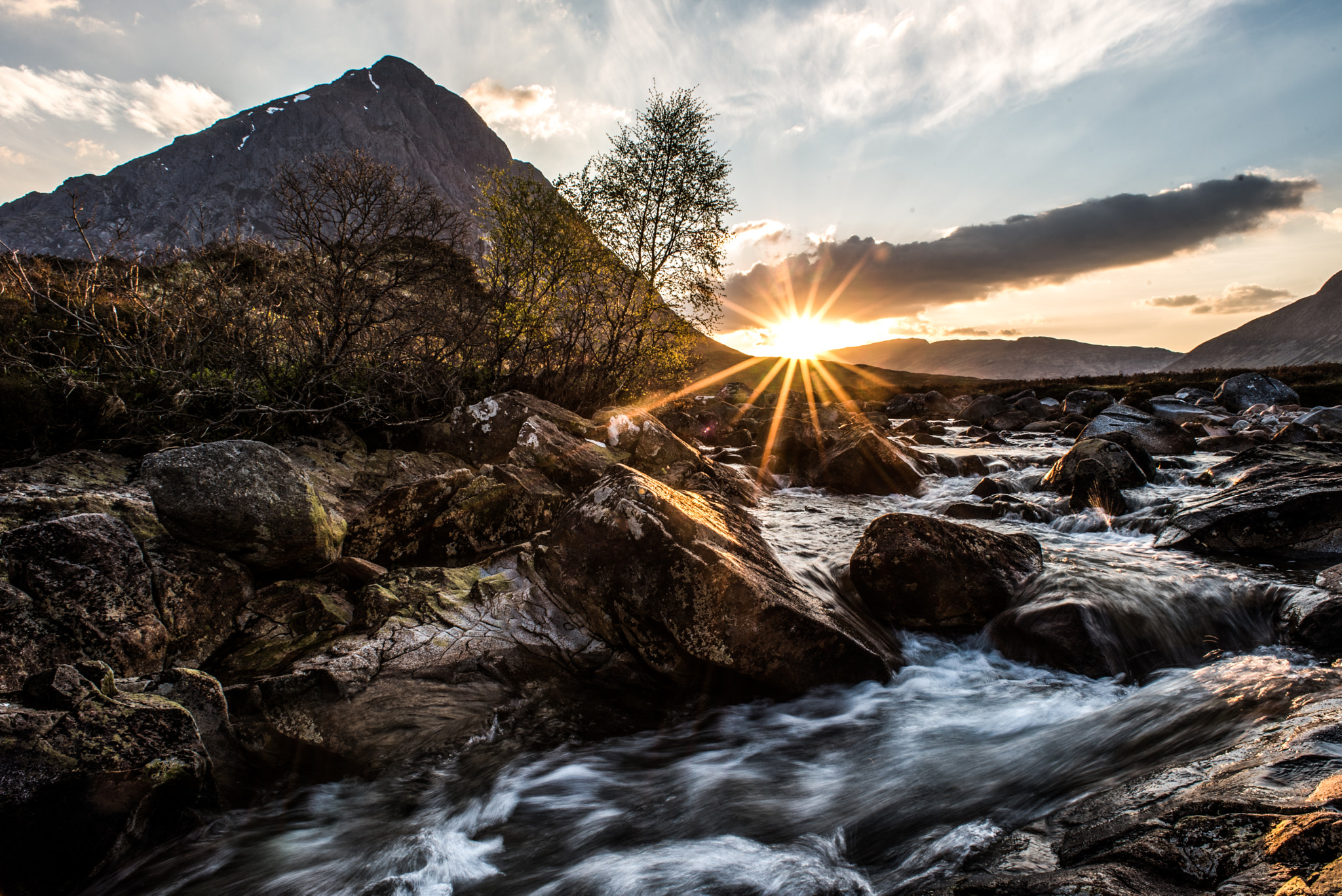 Nikon D750 + Nikon AF Nikkor 20mm F2.8D sample photo. A highland sunset photography