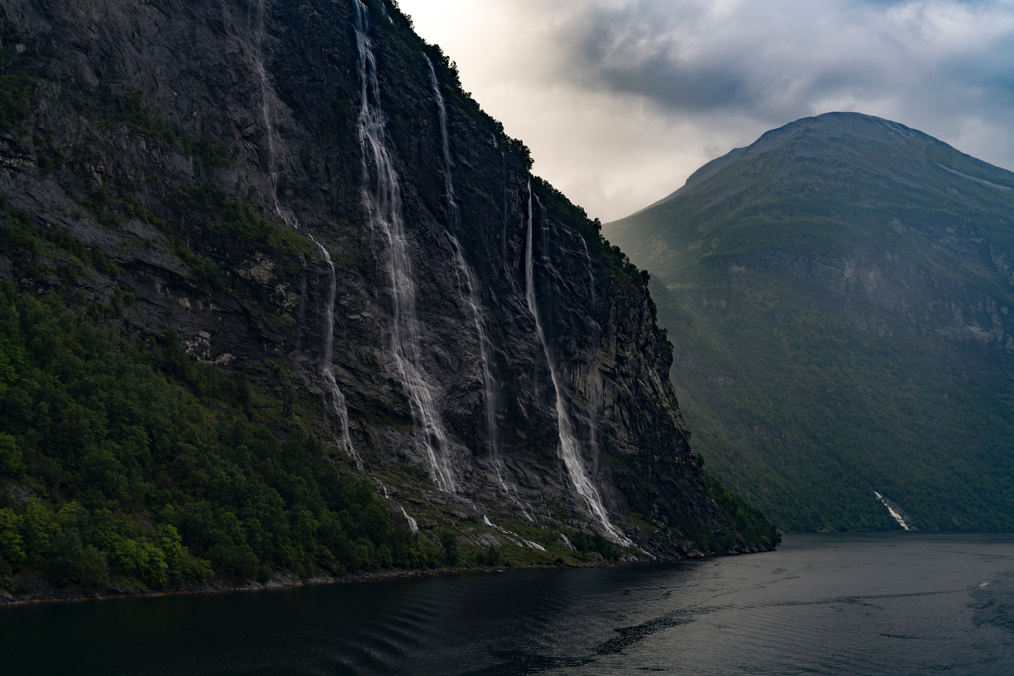 Sony a7R II + Sony FE 50mm F1.8 sample photo. Geirenger fjord, norway photography