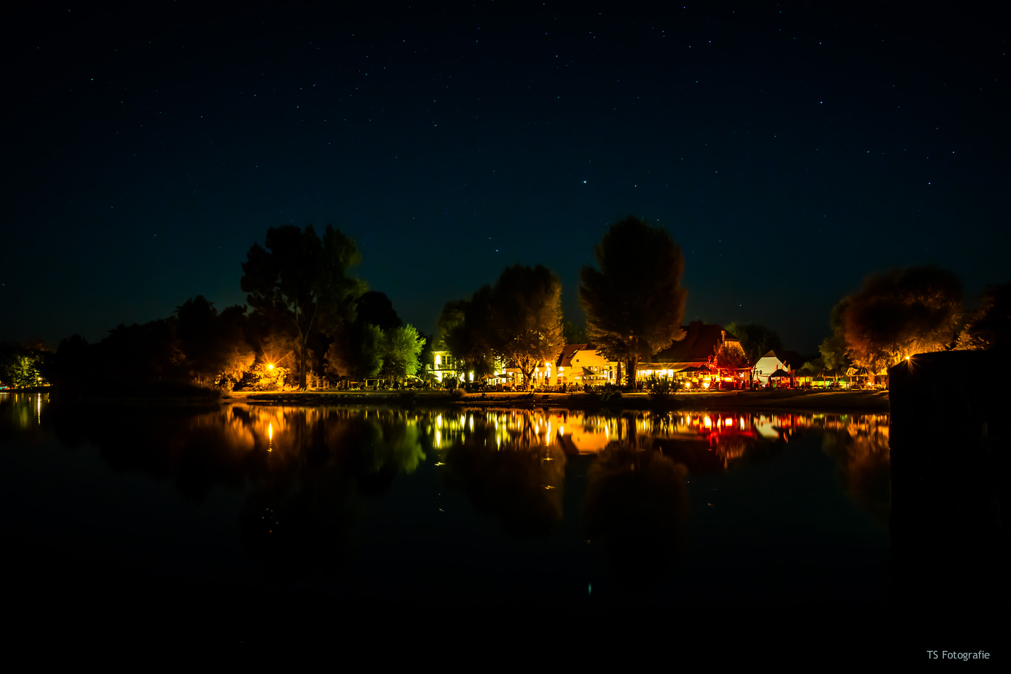 Sony ILCA-77M2 sample photo. Chiemsee bei nacht... photography