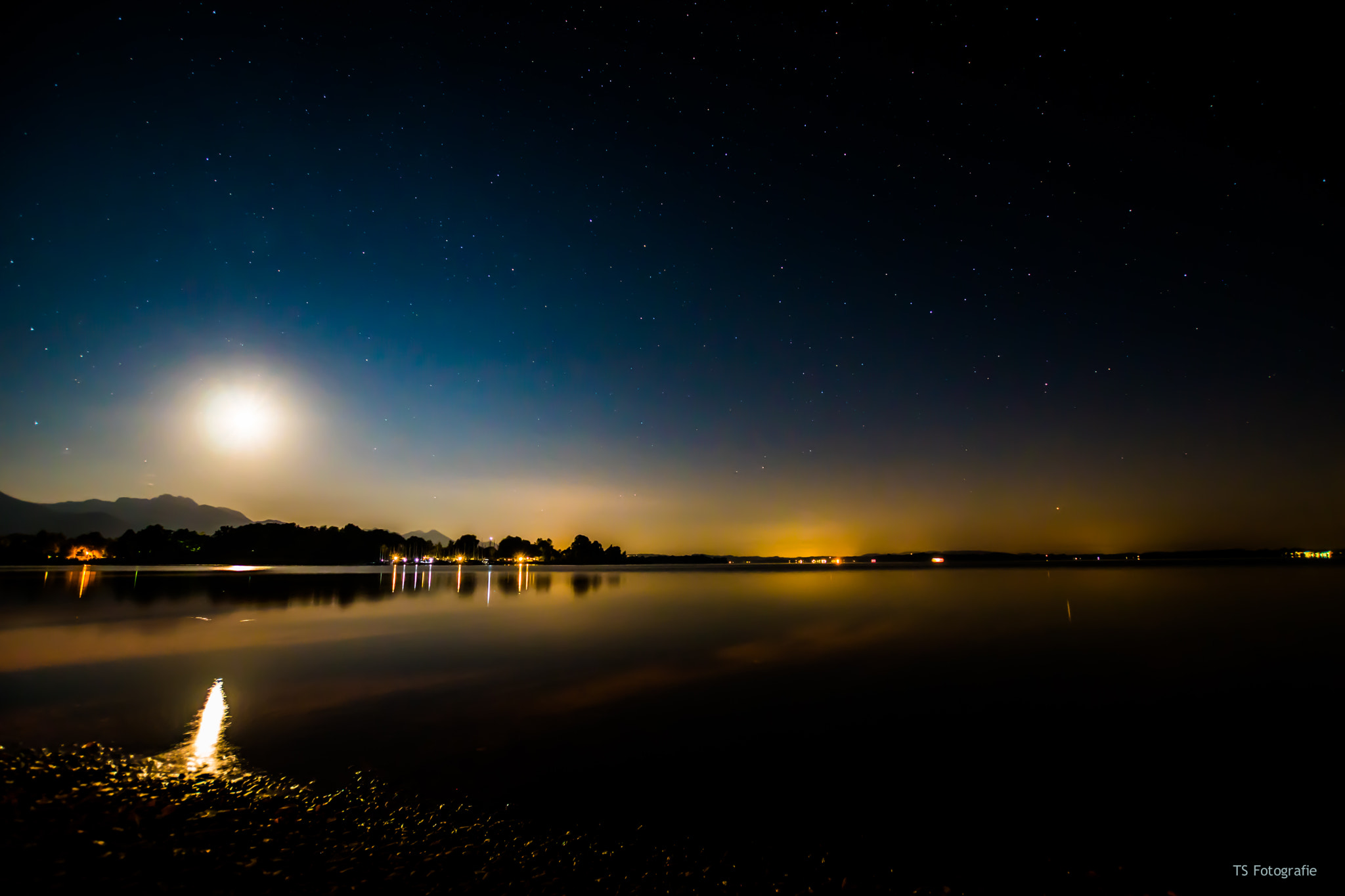 Sony ILCA-77M2 sample photo. Chiemsee bei nacht... photography