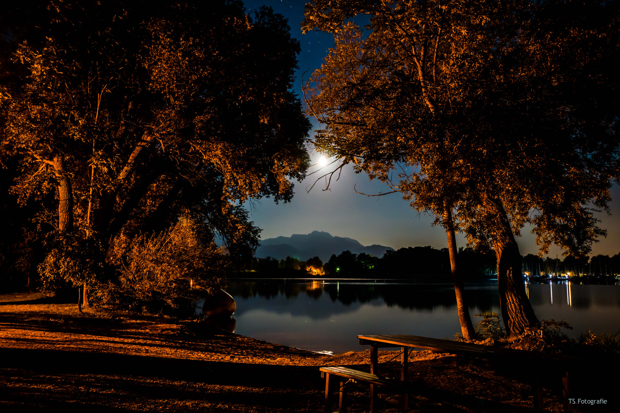 Sony ILCA-77M2 sample photo. Chiemsee bei nacht... photography