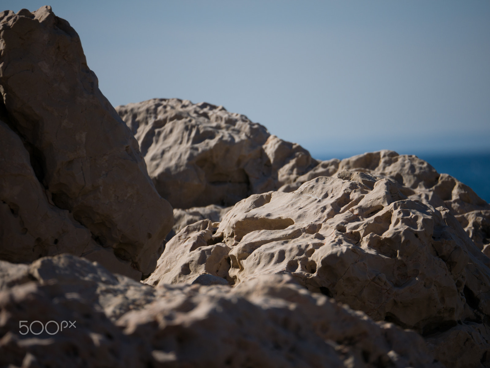 Panasonic Lumix DMC-GX7 + LUMIX G VARIO 45-150/F4.0-5.6 sample photo. Rocks of la pointe rouge photography