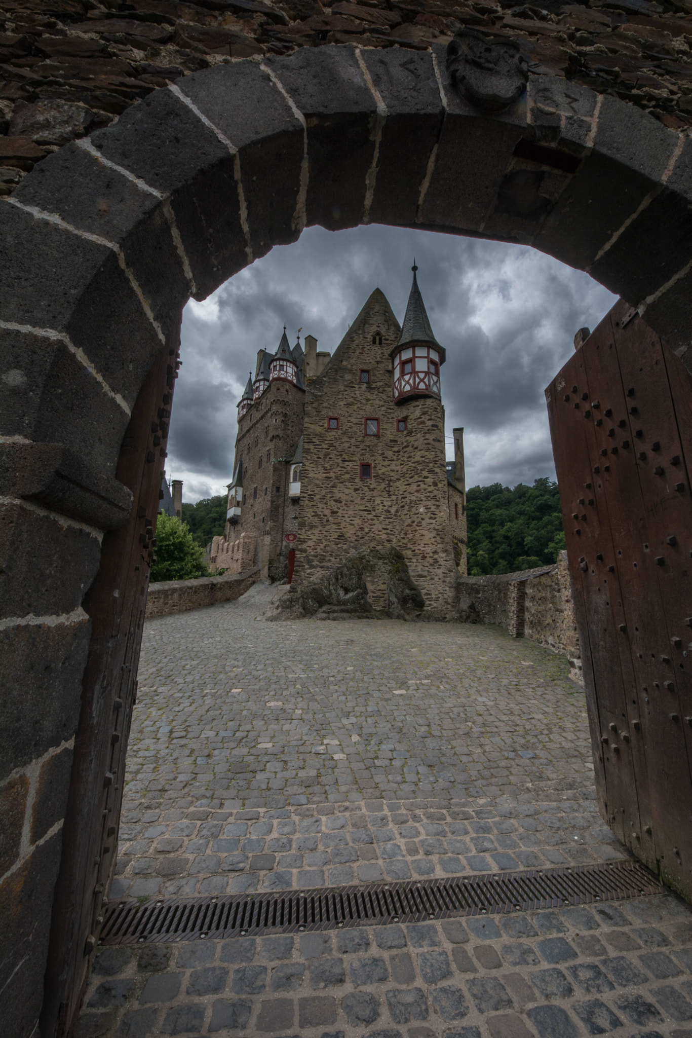 Sigma 8-16mm F4.5-5.6 DC HSM sample photo. Open door of the castel photography