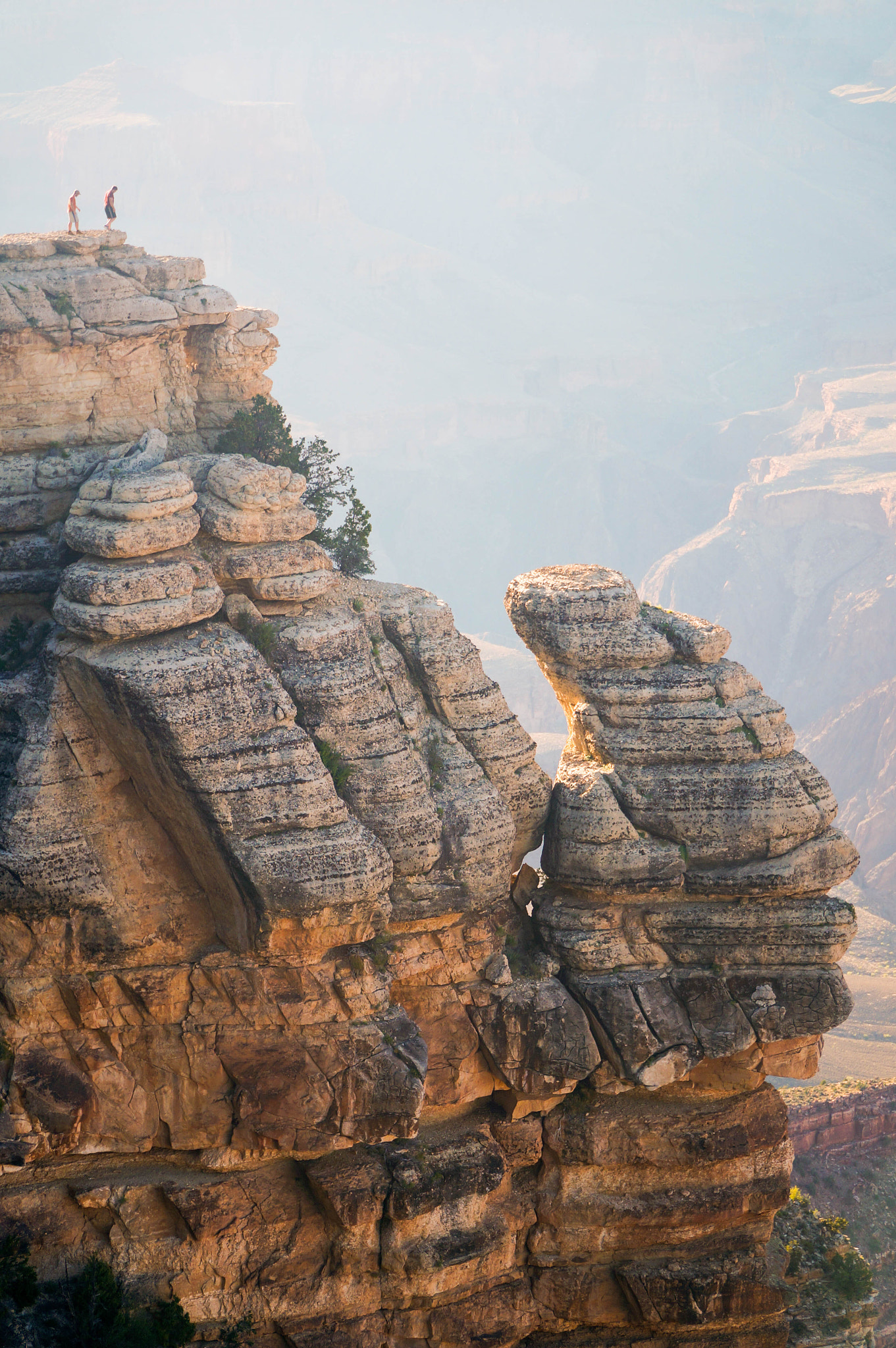 Sony Alpha NEX-6 + Sony E PZ 18-105mm F4 G OSS sample photo. Tiny people, grand canyon photography