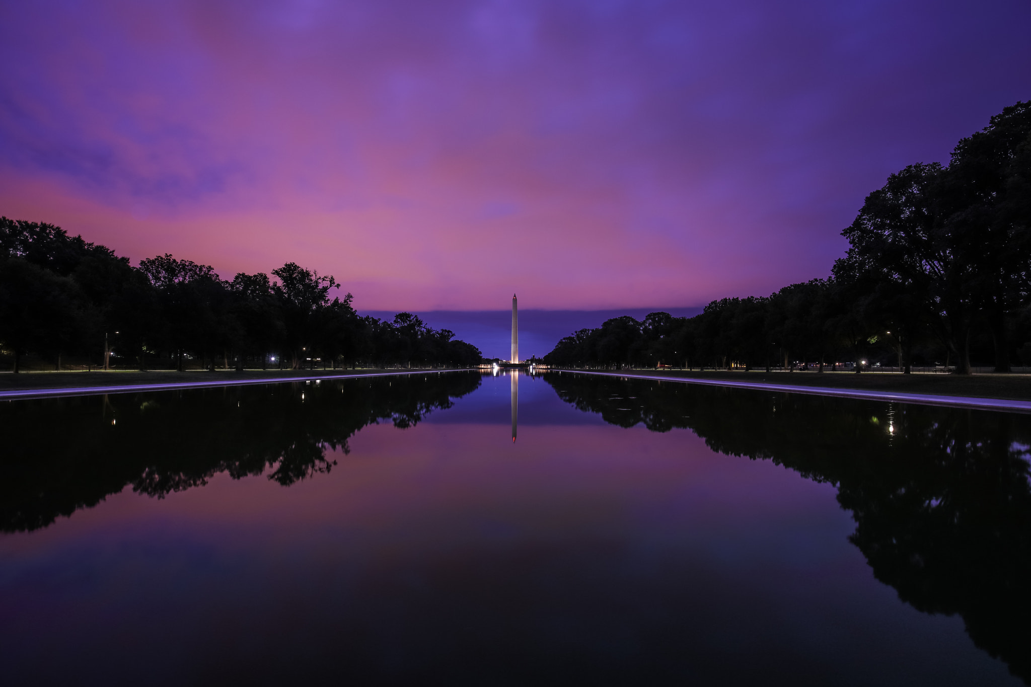 Canon EF 16-35mm F4L IS USM sample photo. Washington monument at dusk photography