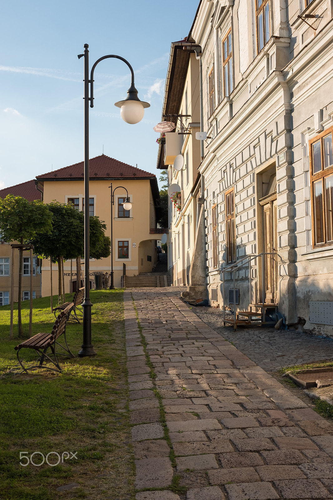 Fujifilm X-E2S + Fujifilm XF 27mm F2.8 sample photo. Lamp on street of historic european city kremnica photography