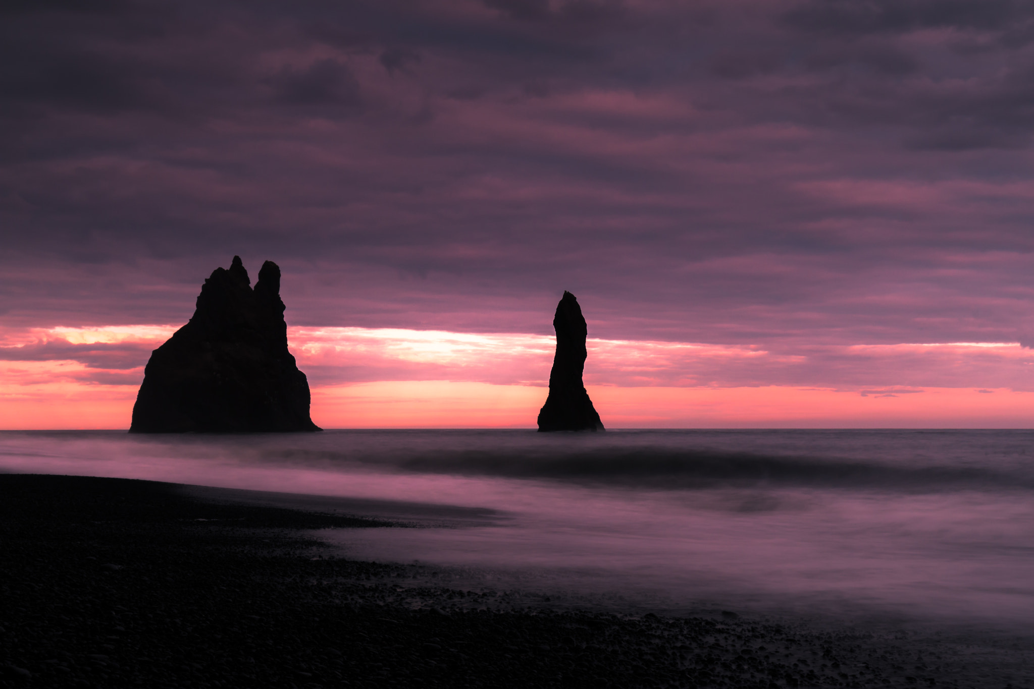 Canon EOS 70D + Canon EF 16-35mm F4L IS USM sample photo. Black sand beach photography