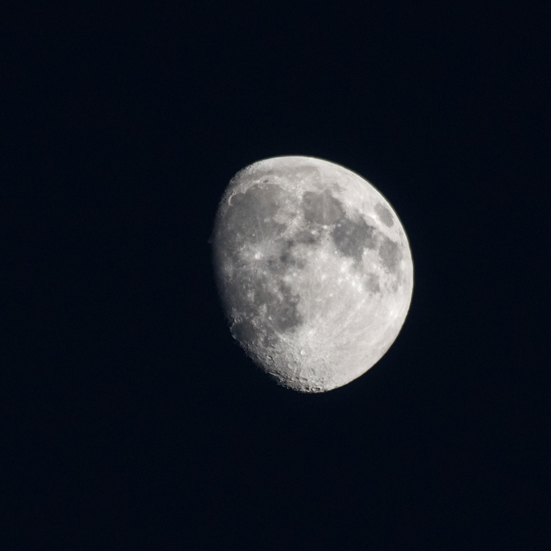 Nikon D5000 sample photo. La lune photography
