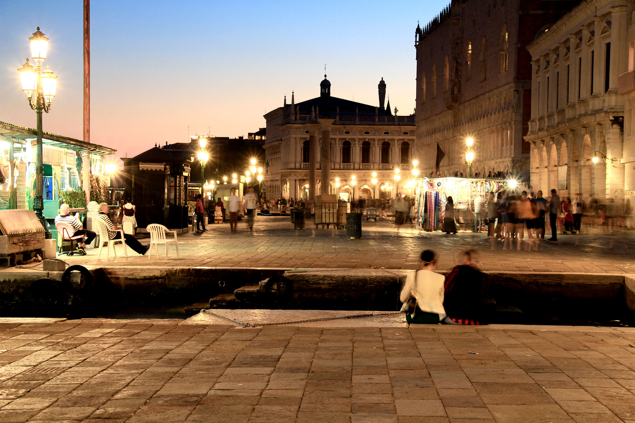 Canon EOS 700D (EOS Rebel T5i / EOS Kiss X7i) sample photo. A venetian evening photography
