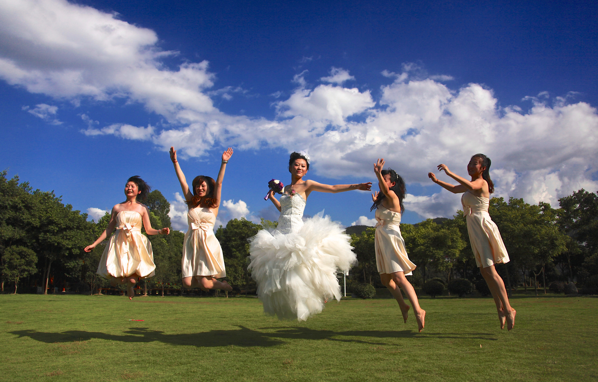 Canon EF 28-300mm F3.5-5.6L IS USM sample photo. The wedding jump photography