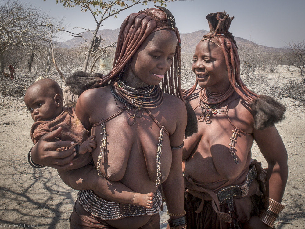 Olympus Zuiko Digital ED 12-60mm F2.8-4.0 SWD sample photo. Himba women_1 photography