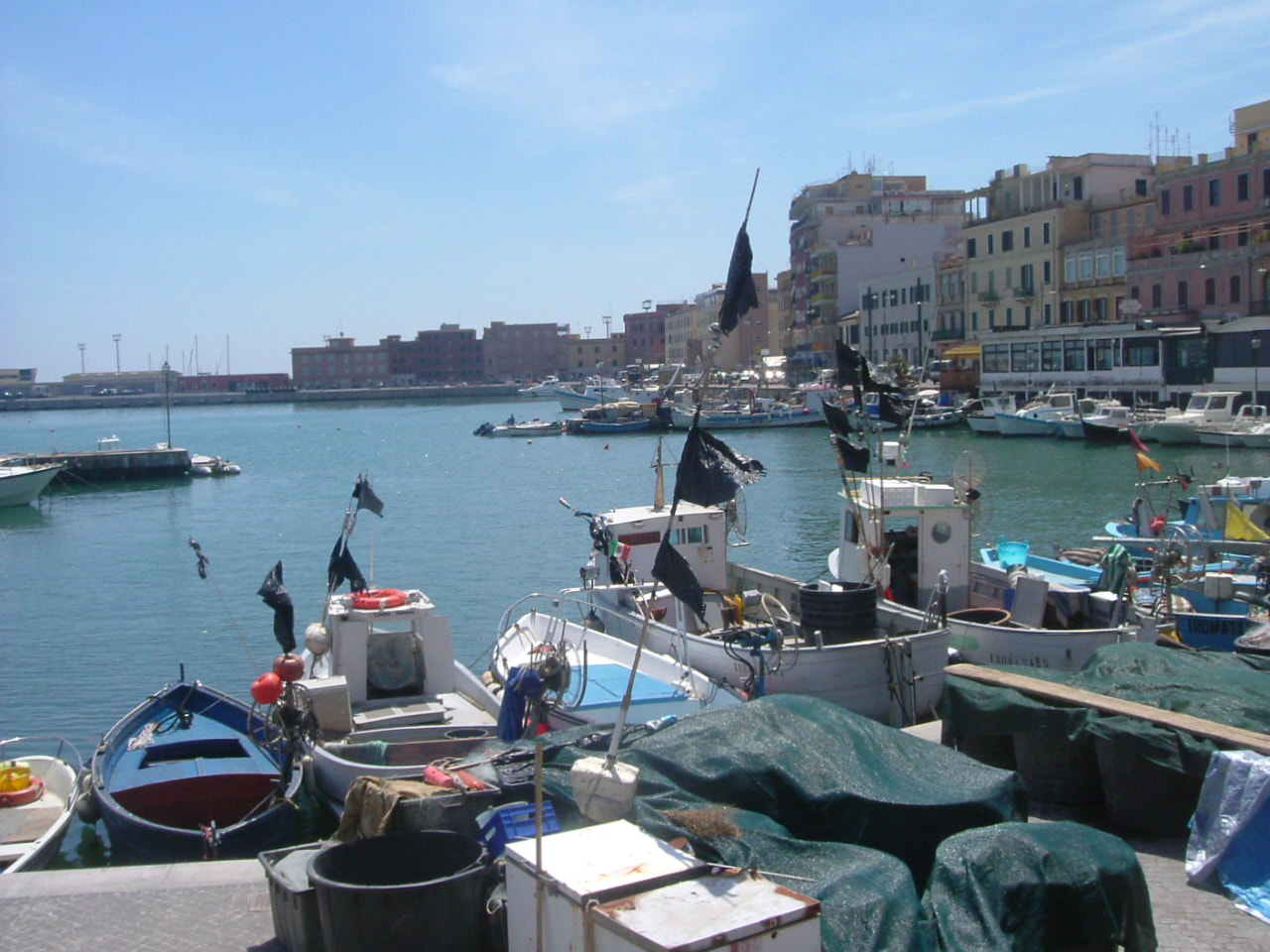 Fujifilm FinePix A310 sample photo. Fishing boats in anzio photography