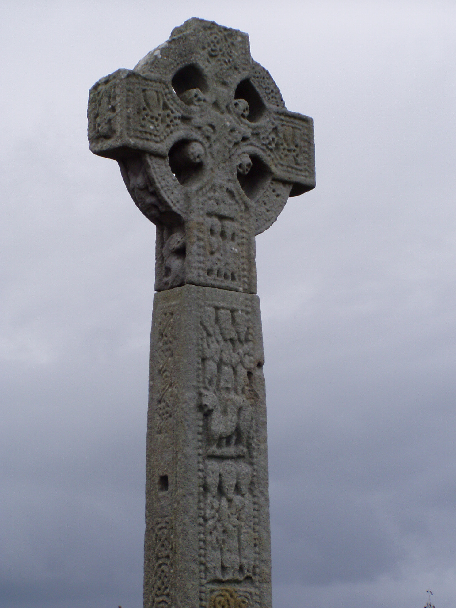 Olympus C725UZ sample photo. Ancient celtic cross photography