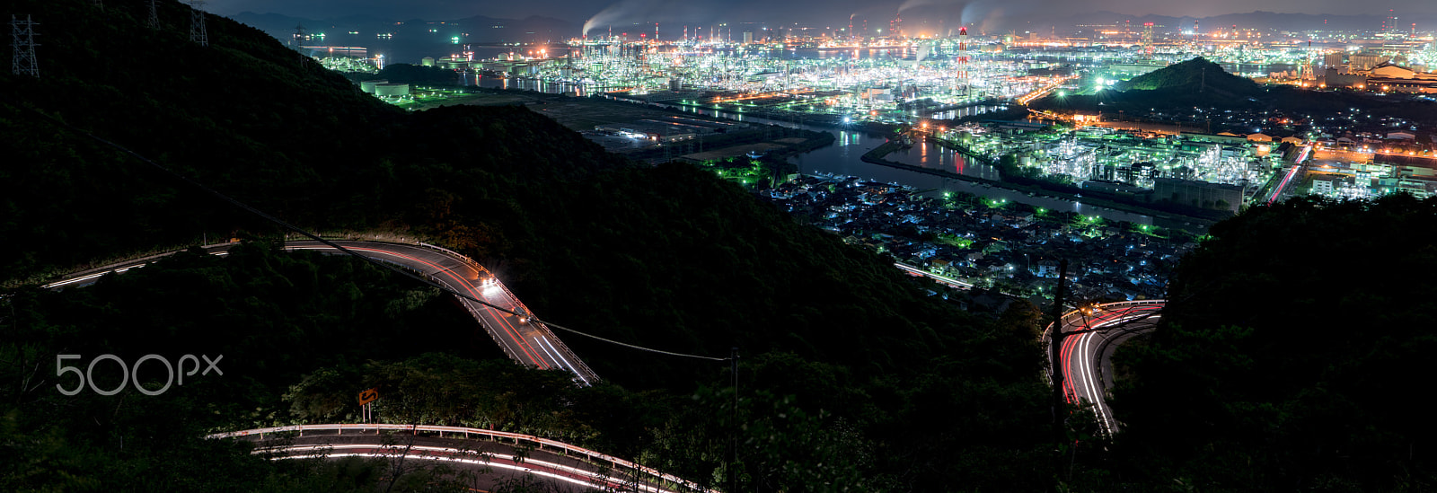 Sony a7R II + Sigma 20mm F1.4 DG HSM Art sample photo. Light trail photography