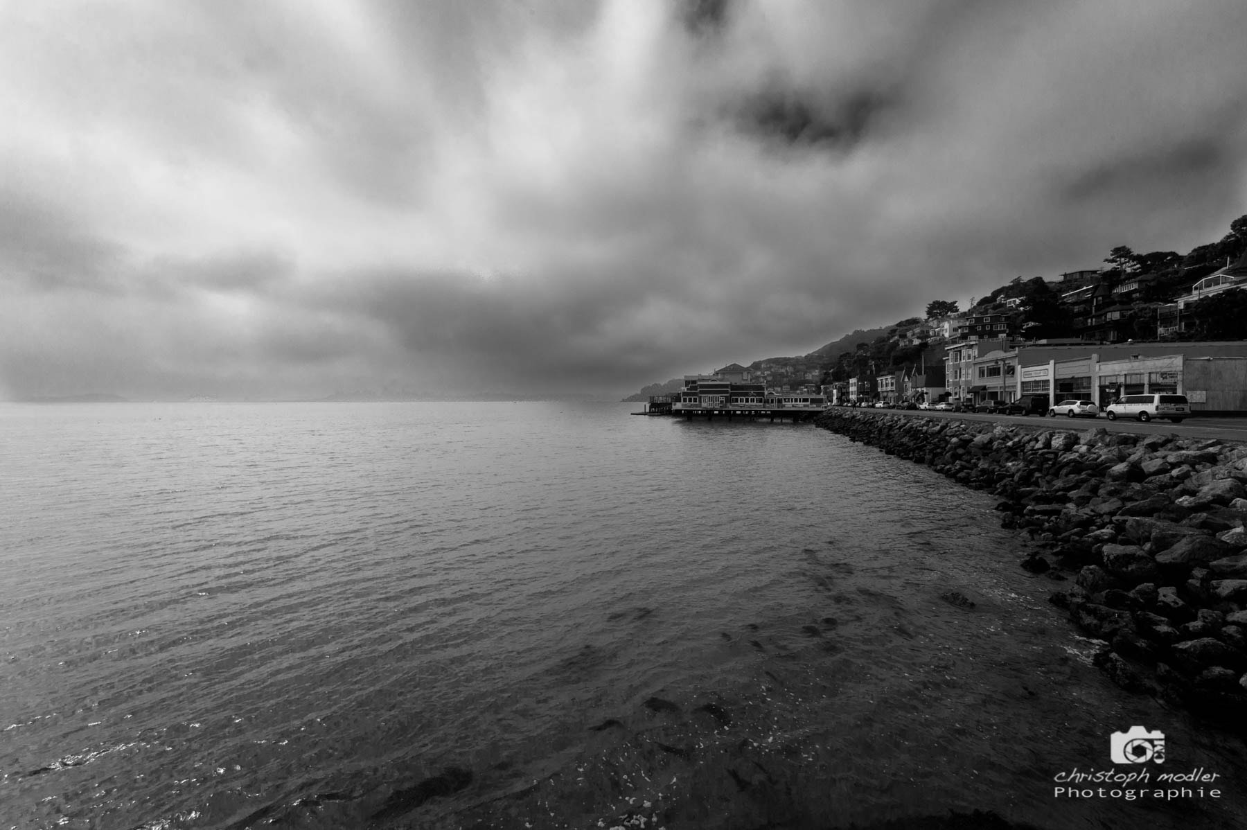 Sigma 12-24mm F4.5-5.6 EX DG Aspherical HSM sample photo. Bw traveling photography