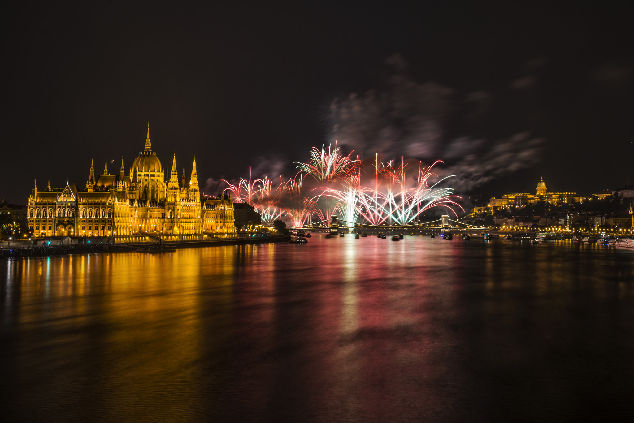 Nikon D800E + Nikon AF-S Nikkor 35mm F1.4G sample photo. Budapest firework vol1 photography