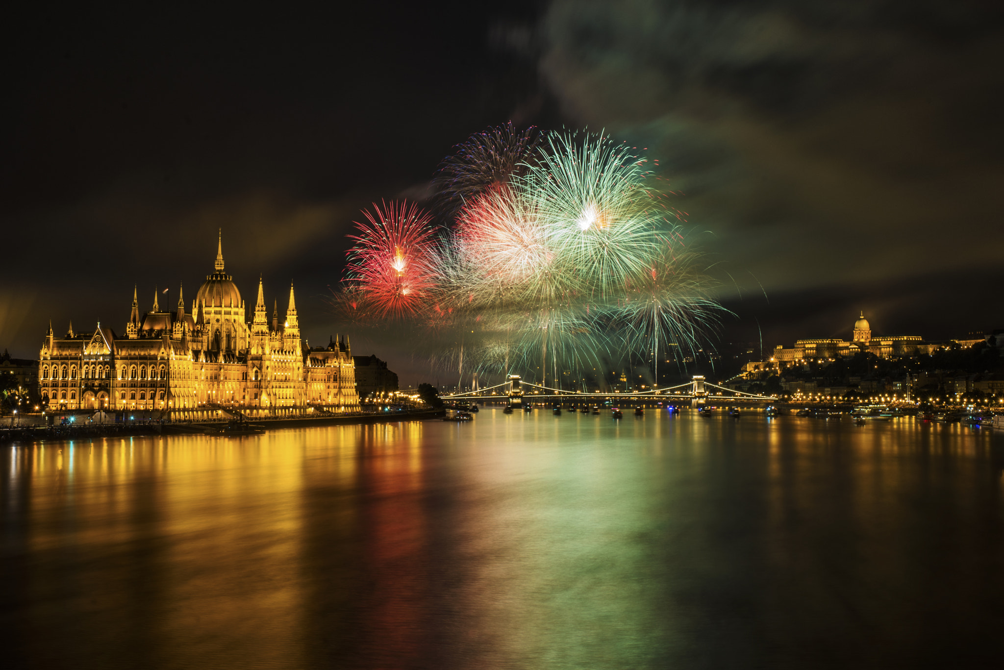 Nikon D800E + Nikon AF-S Nikkor 35mm F1.4G sample photo. Budapest firework vol2 photography
